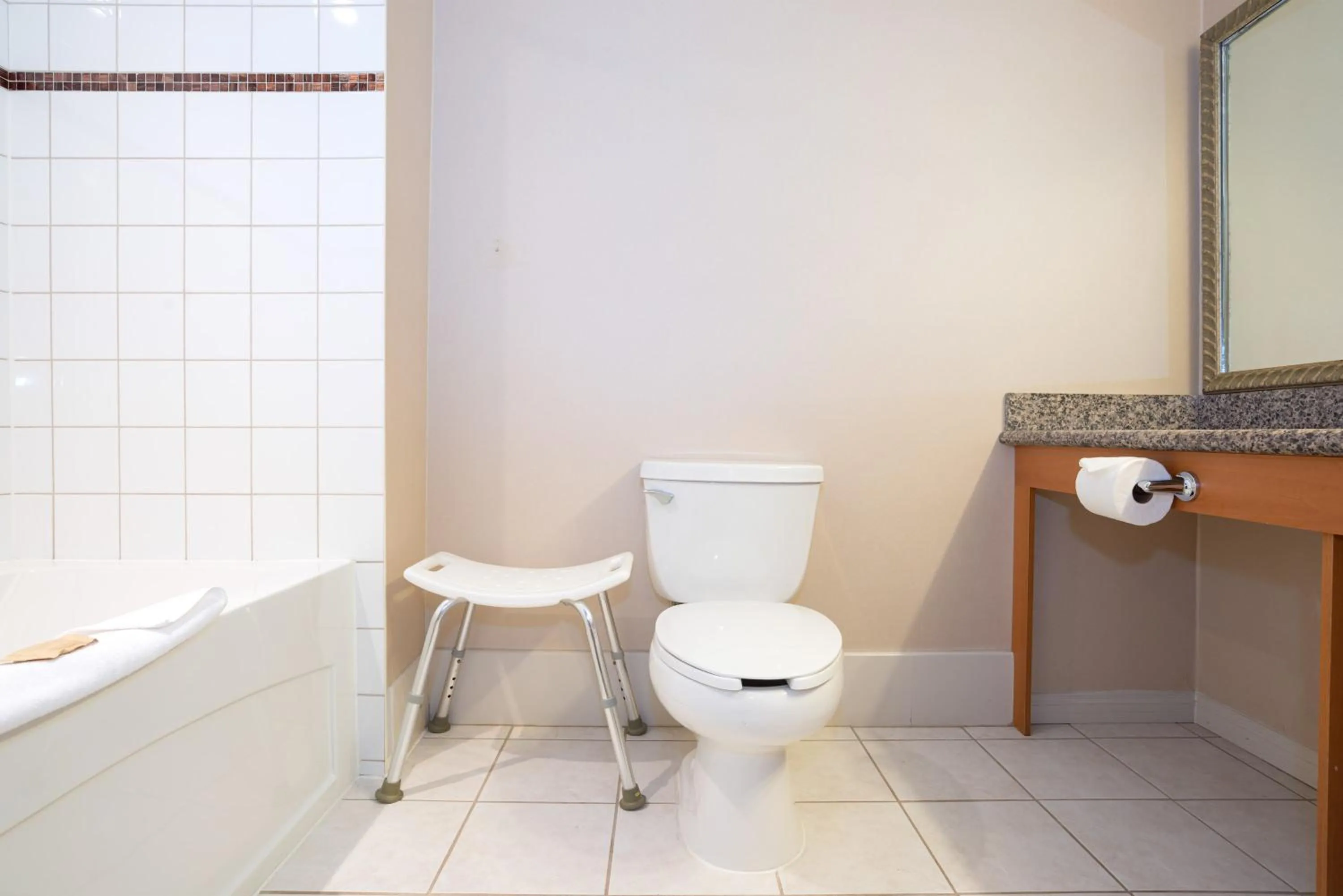 Bathroom in Sandman Hotel Calgary Airport