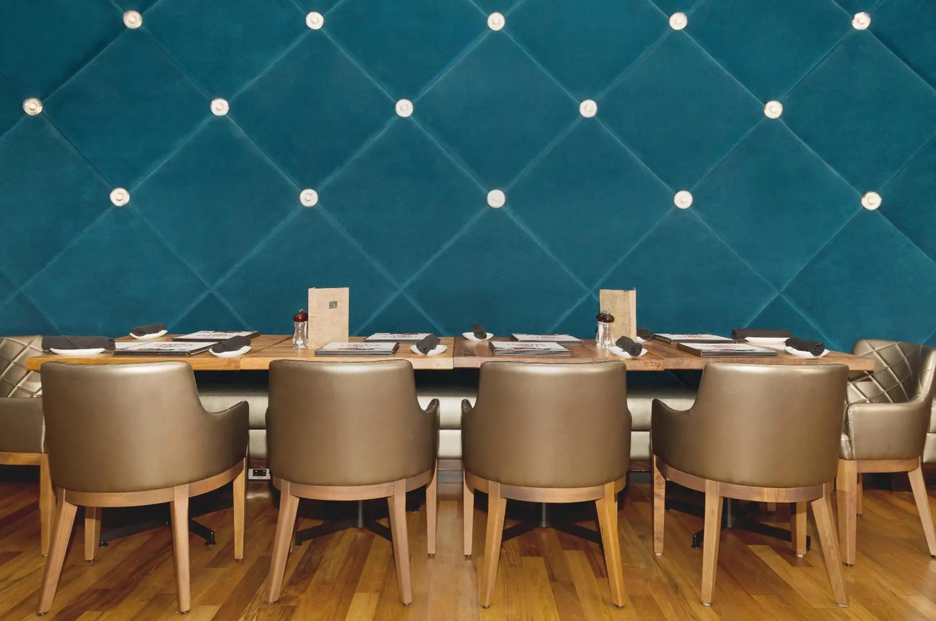 Restaurant/places to eat in Sandman Hotel Calgary Airport Restaurant/places to eat in Sandman Hotel Calgary Airport