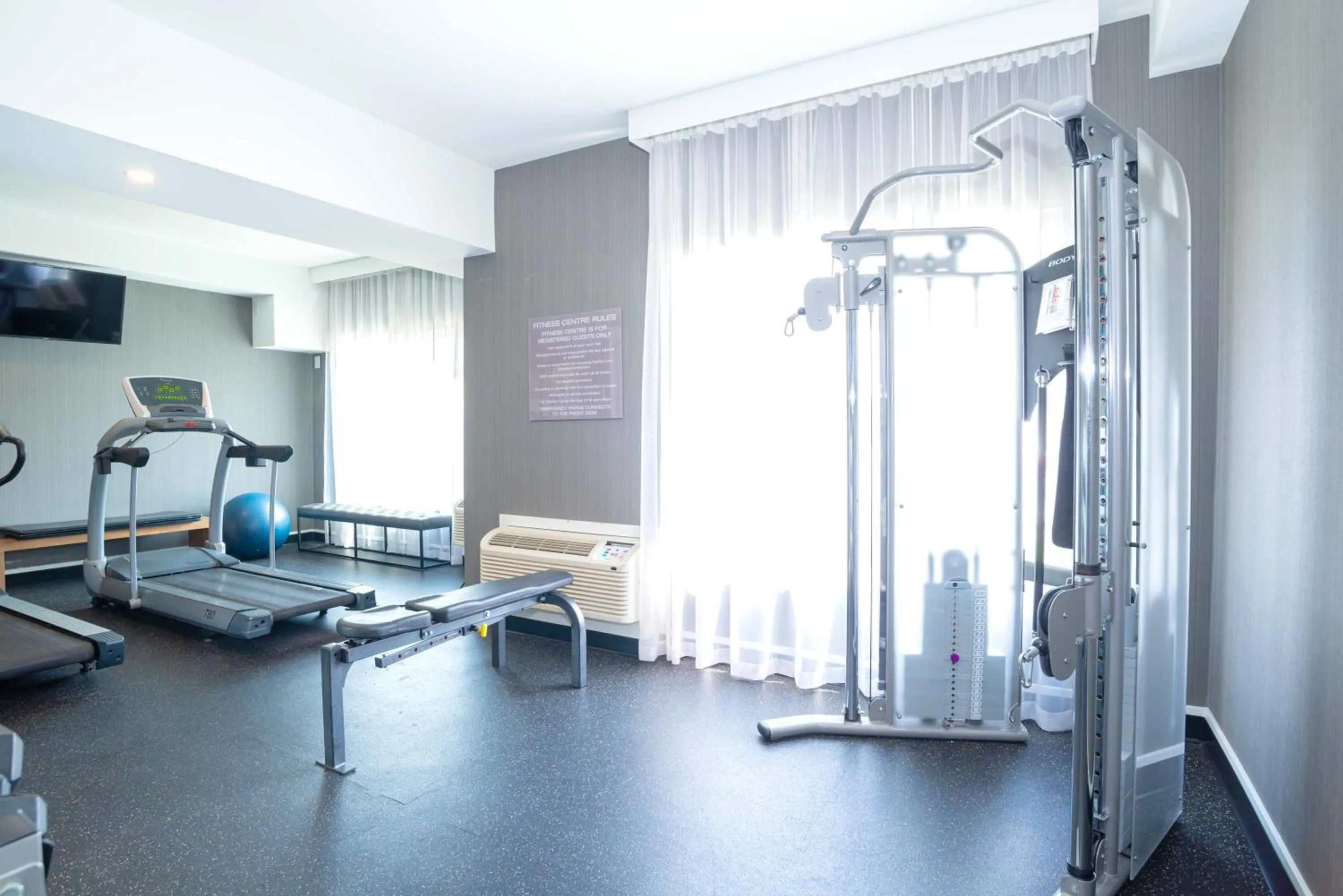Fitness centre/facilities in Sandman Hotel Calgary Airport