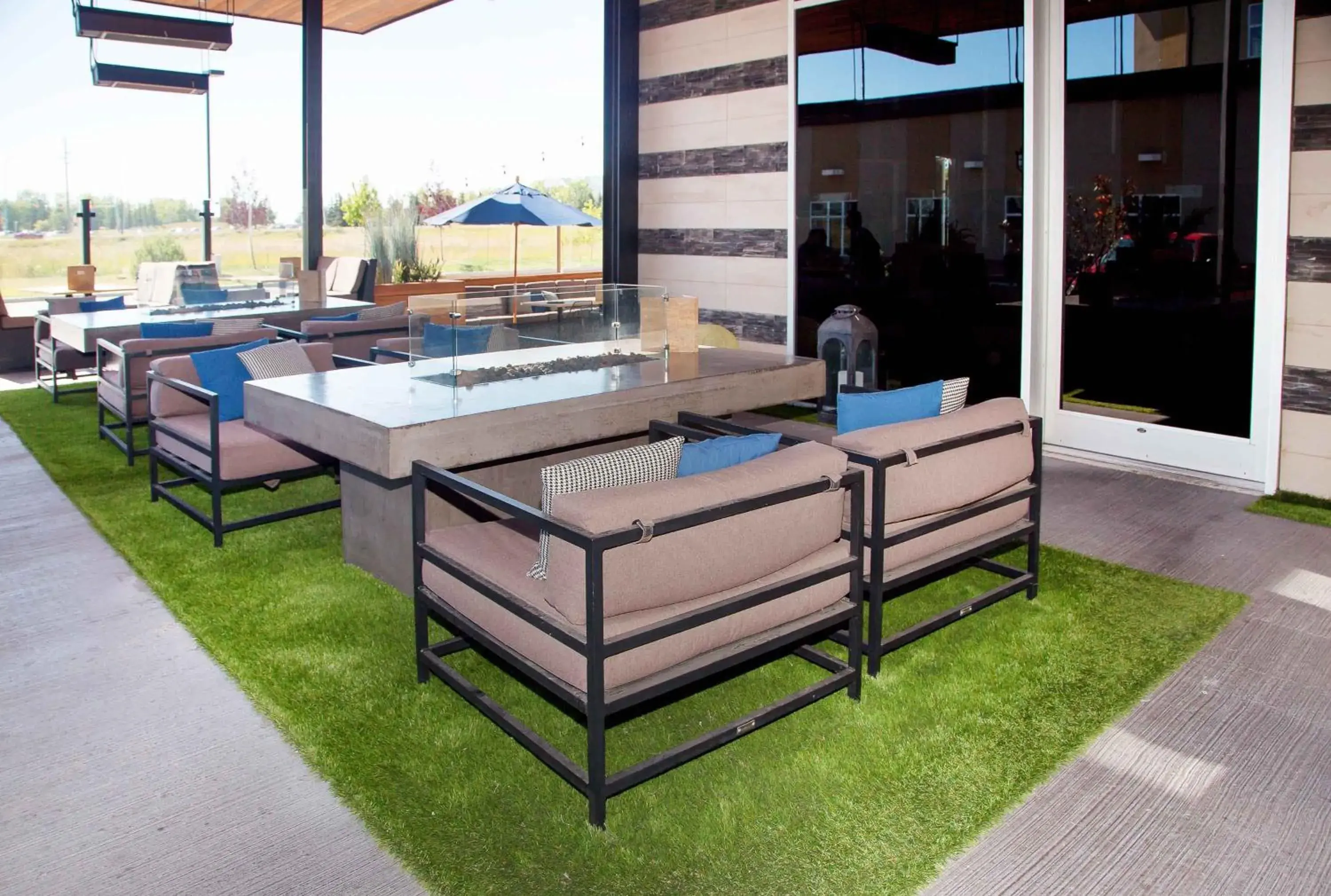 Restaurant/places to eat in Sandman Hotel Calgary Airport Restaurant/places to eat in Sandman Hotel Calgary Airport