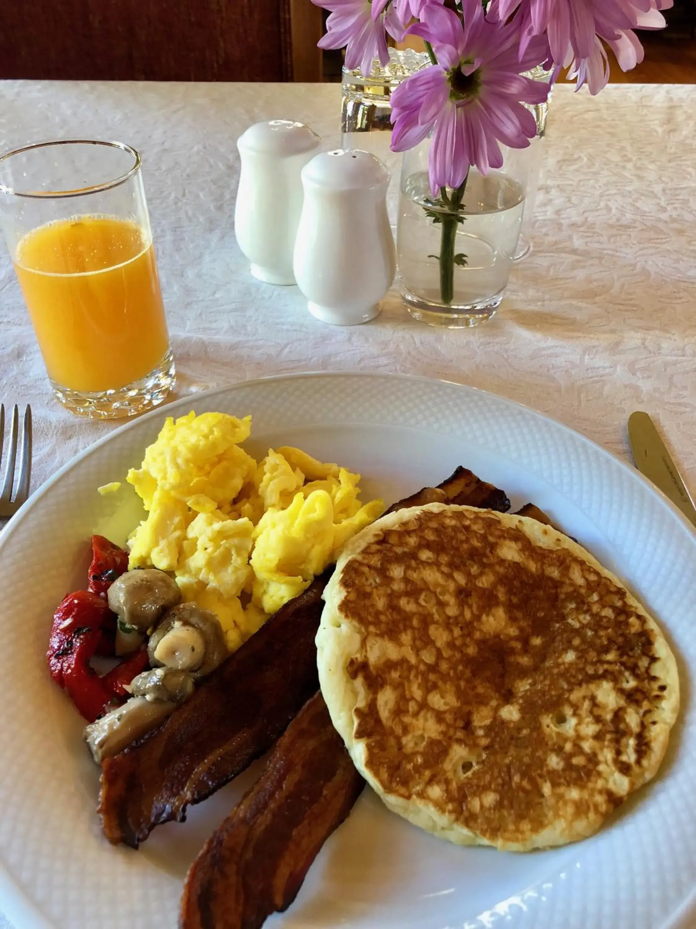 Breakfast in CaliPaso Winery & Villa Breakfast in CaliPaso Winery & Villa