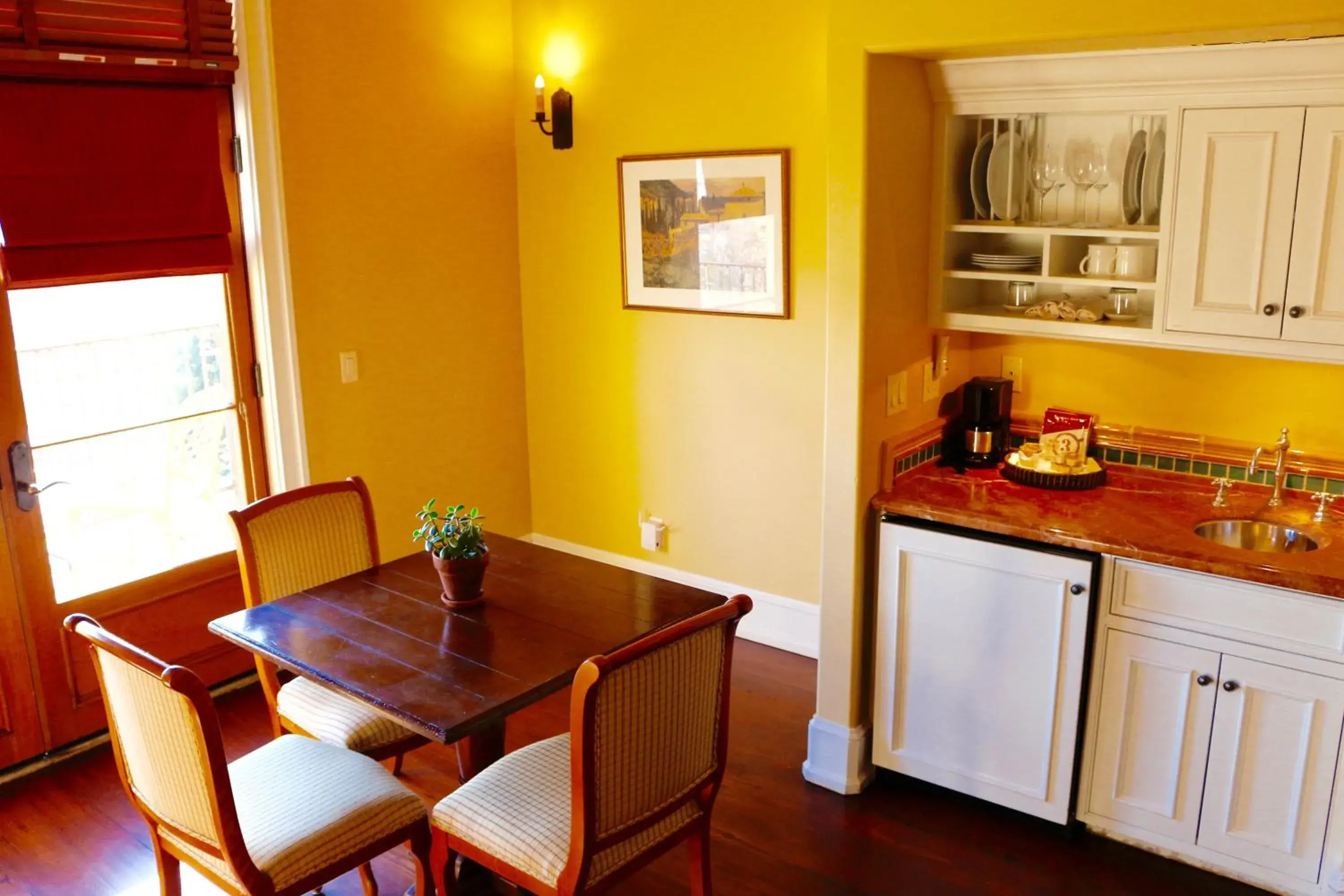 Deluxe King Suite in CaliPaso Winery & Villa Deluxe King Suite in CaliPaso Winery & Villa