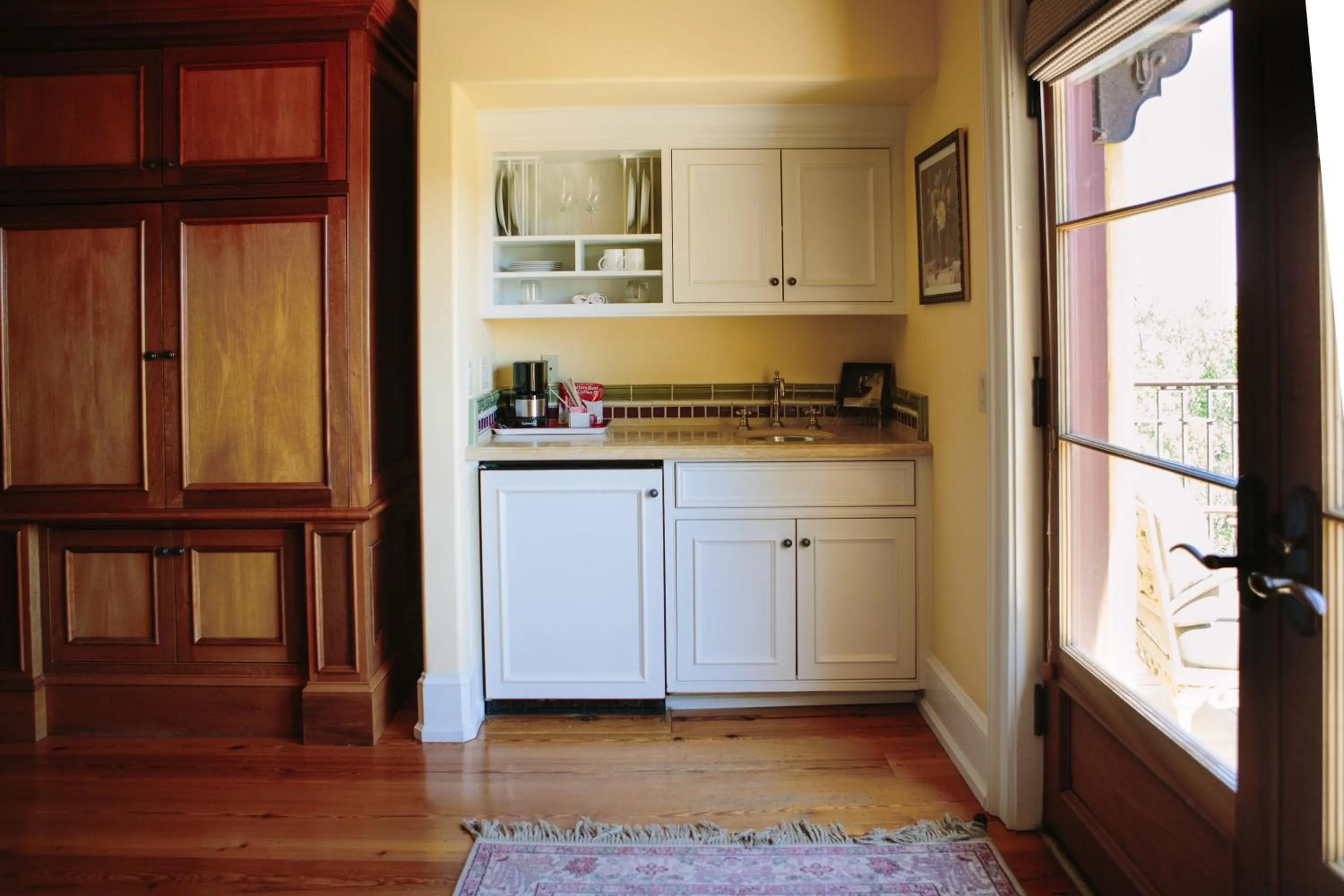 Coffee/tea facilities in CaliPaso Winery & Villa