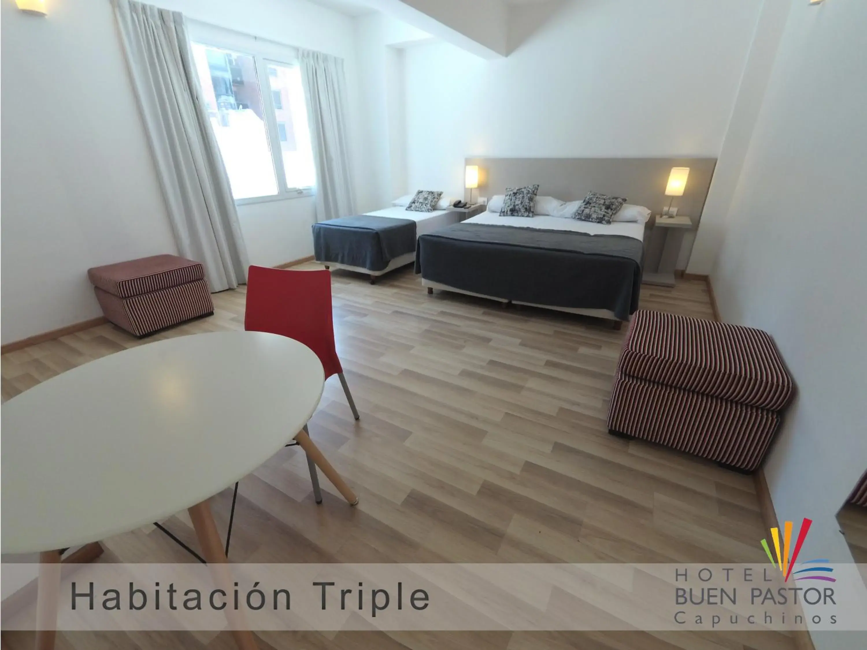 Classic Triple Room in Buen Pastor Capuchinos Classic Triple Room in Buen Pastor Capuchinos