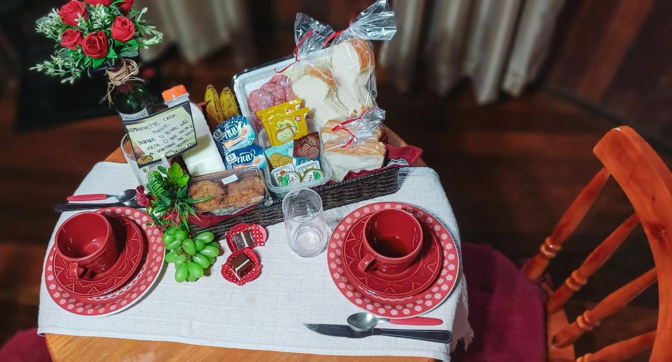 Breakfast in Chalé Temático em Pipa de Vinho - Parada da Pipa Chalés