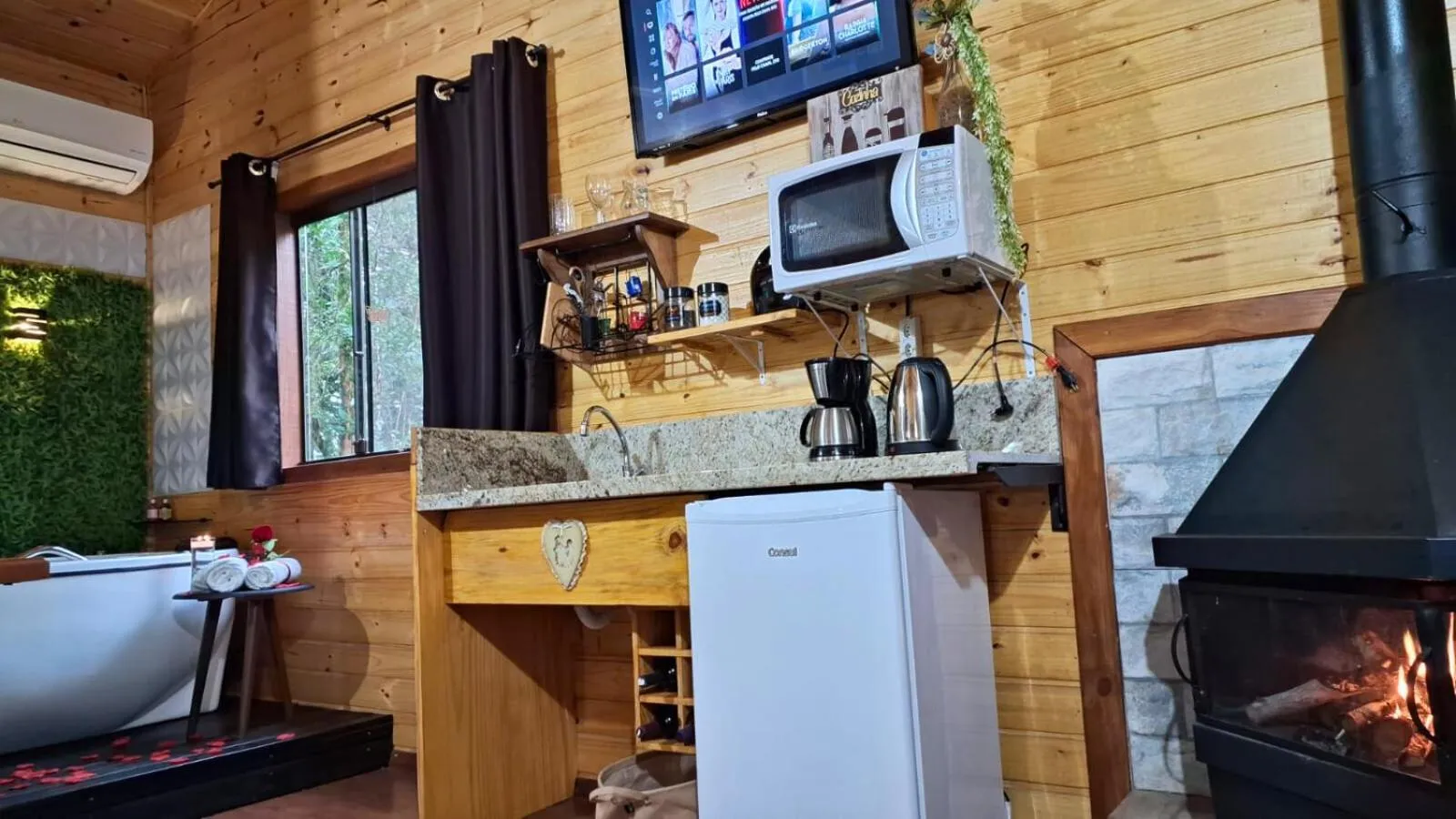 Coffee/tea facilities in Chalé Temático em Pipa de Vinho - Parada da Pipa Chalés
