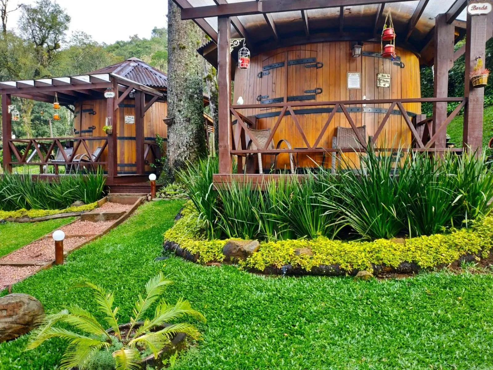 Facade/entrance in Chalé Temático em Pipa de Vinho - Parada da Pipa Chalés