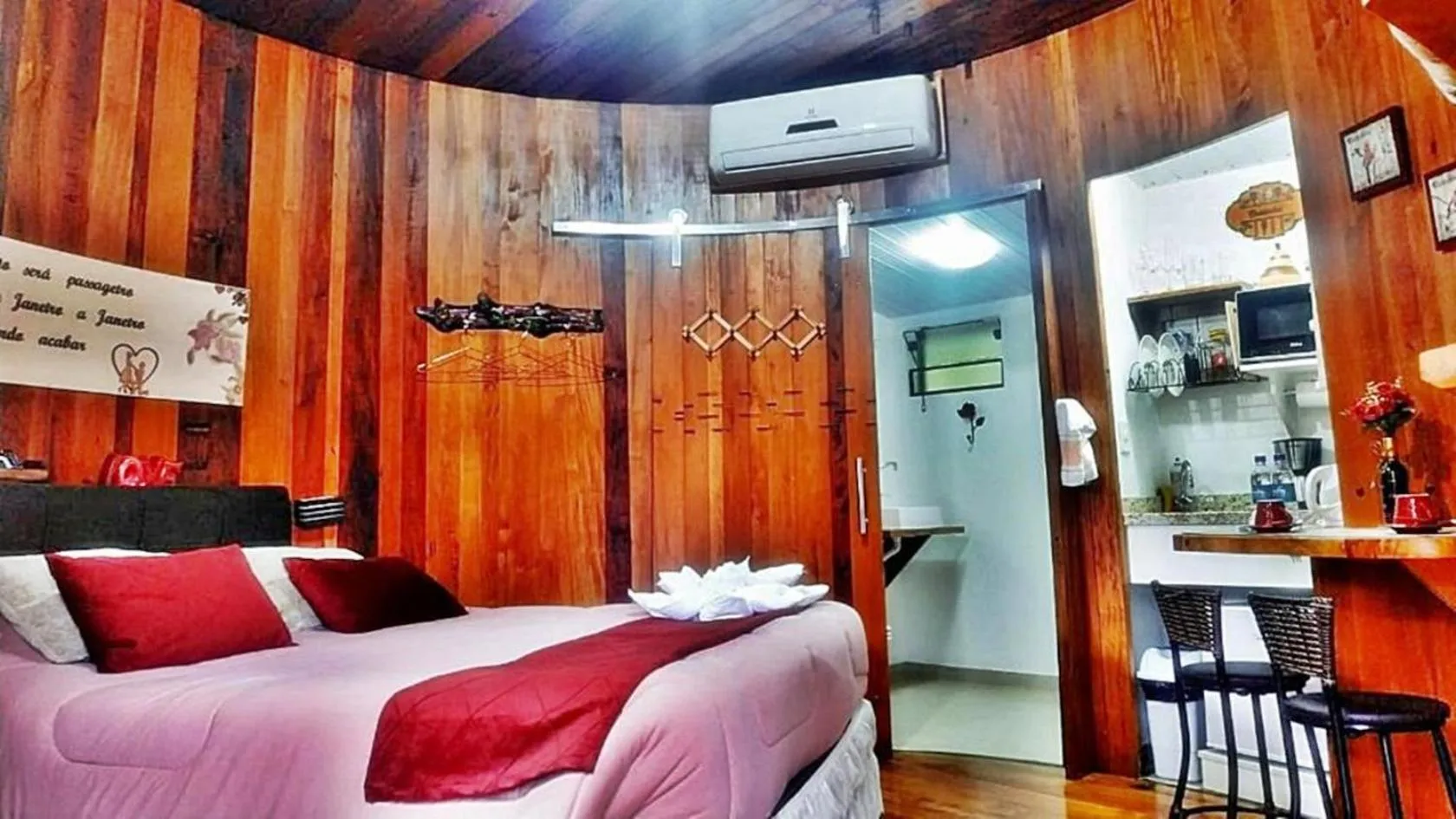 Bedroom in Chalé Temático em Pipa de Vinho - Parada da Pipa Chalés