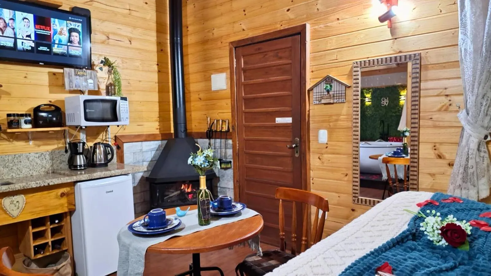 Coffee/tea facilities, Bed in Chalé Temático em Pipa de Vinho - Parada da Pipa Chalés