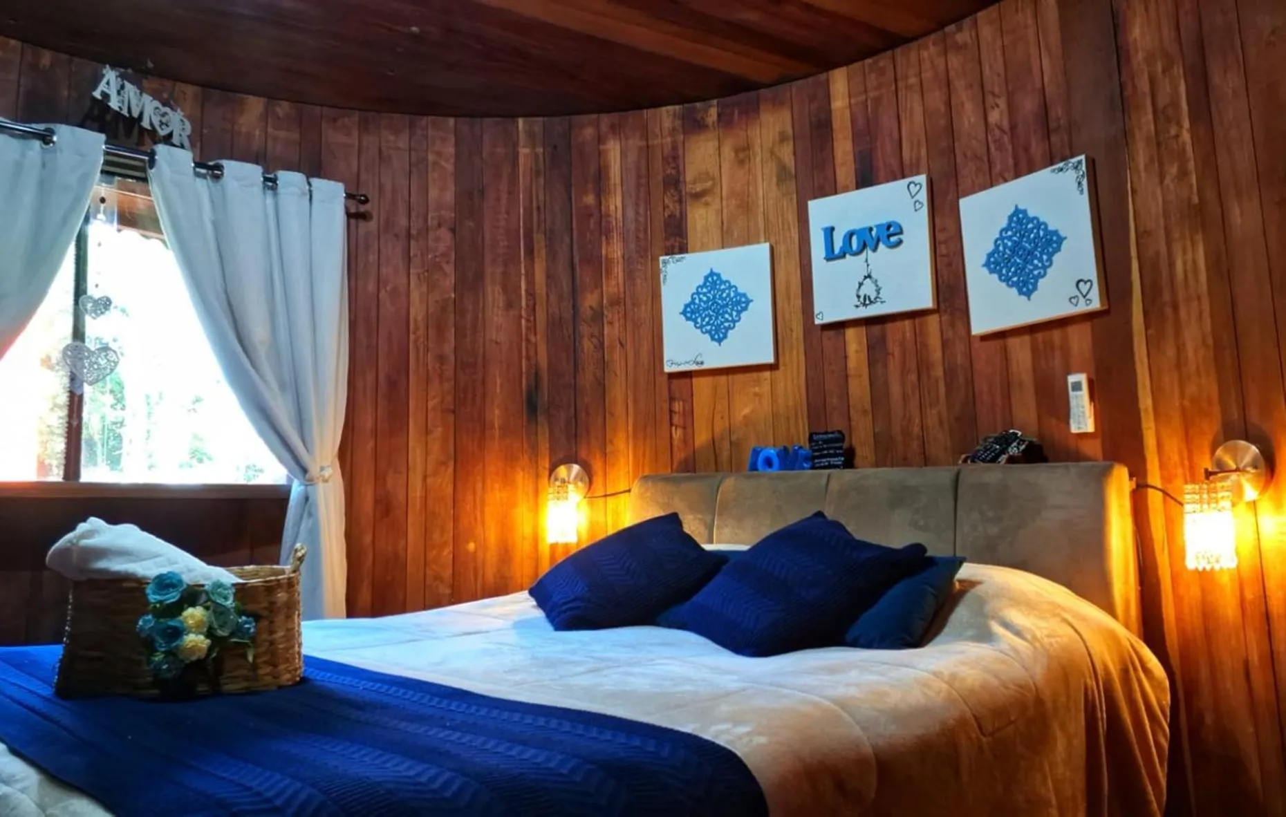 View (from property/room), Bed in Chalé Temático em Pipa de Vinho - Parada da Pipa Chalés