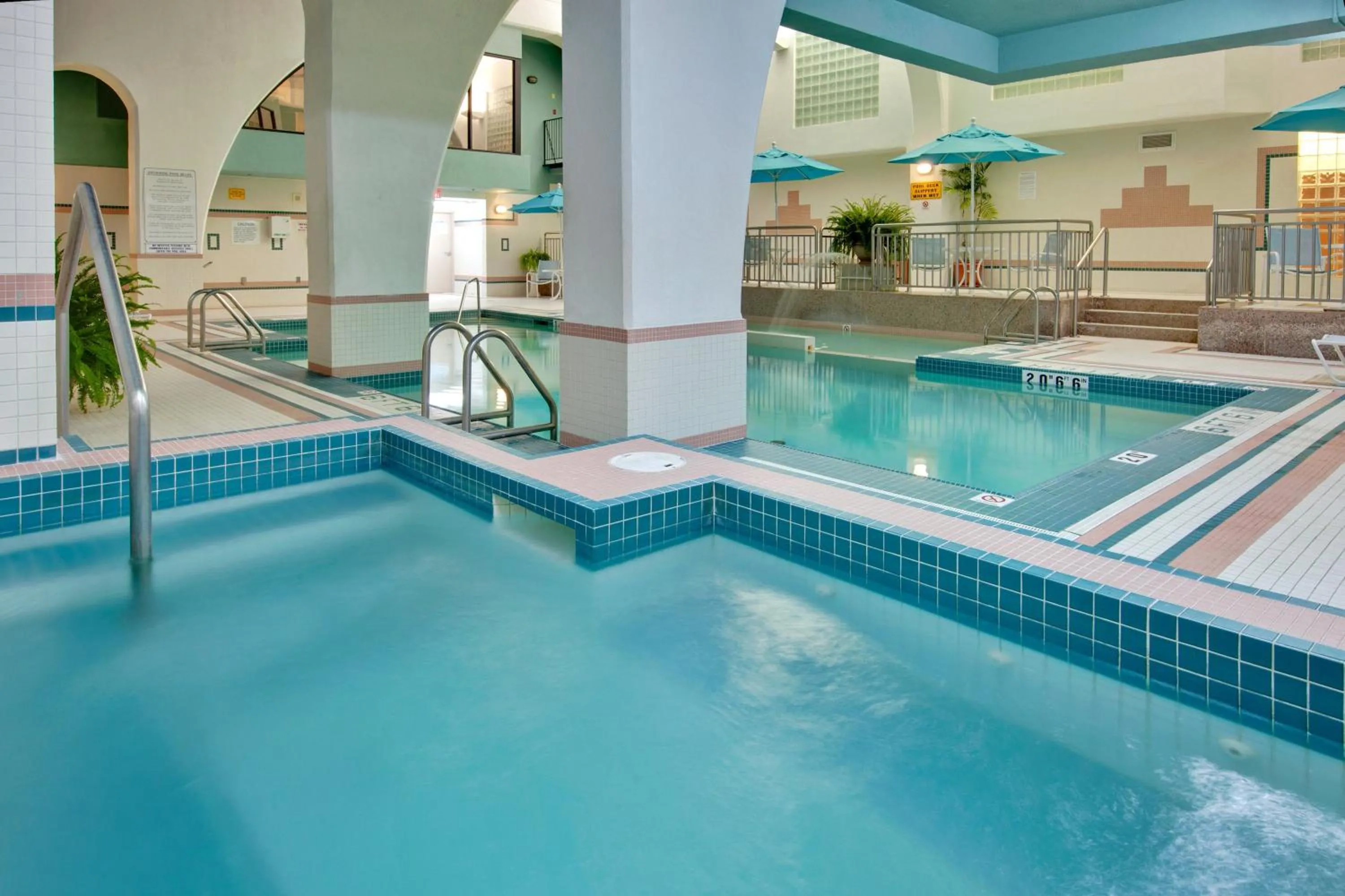 Swimming pool in Holiday Inn Windsor - Ambassador Bridge by IHG