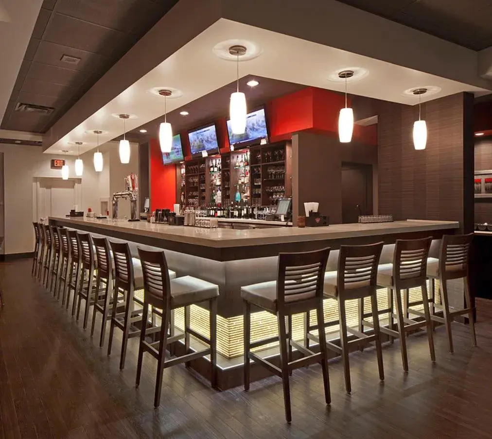 Restaurant/places to eat in Holiday Inn Windsor - Ambassador Bridge by IHG Restaurant/places to eat in Holiday Inn Windsor - Ambassador Bridge by IHG