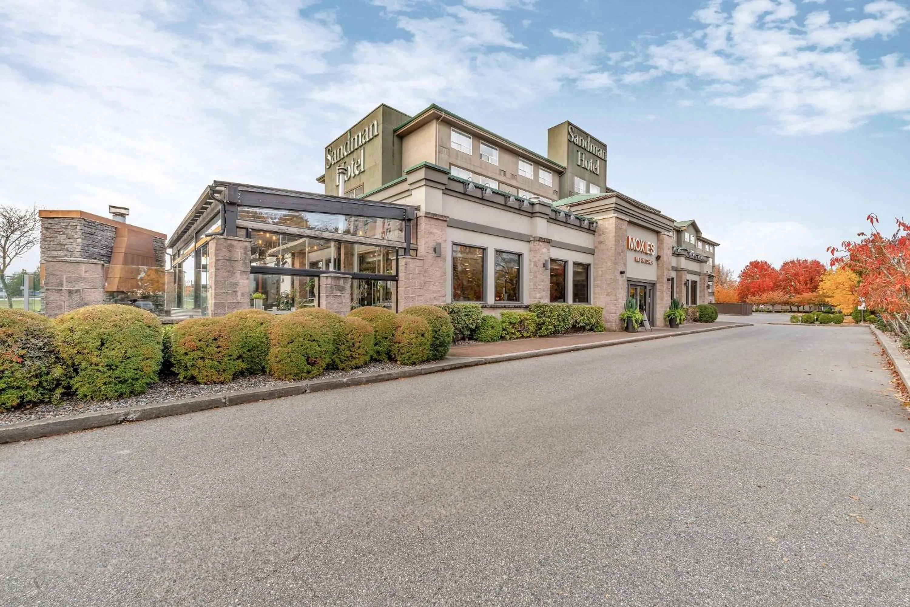 Restaurant/places to eat in Sandman Hotel Vancouver Airport