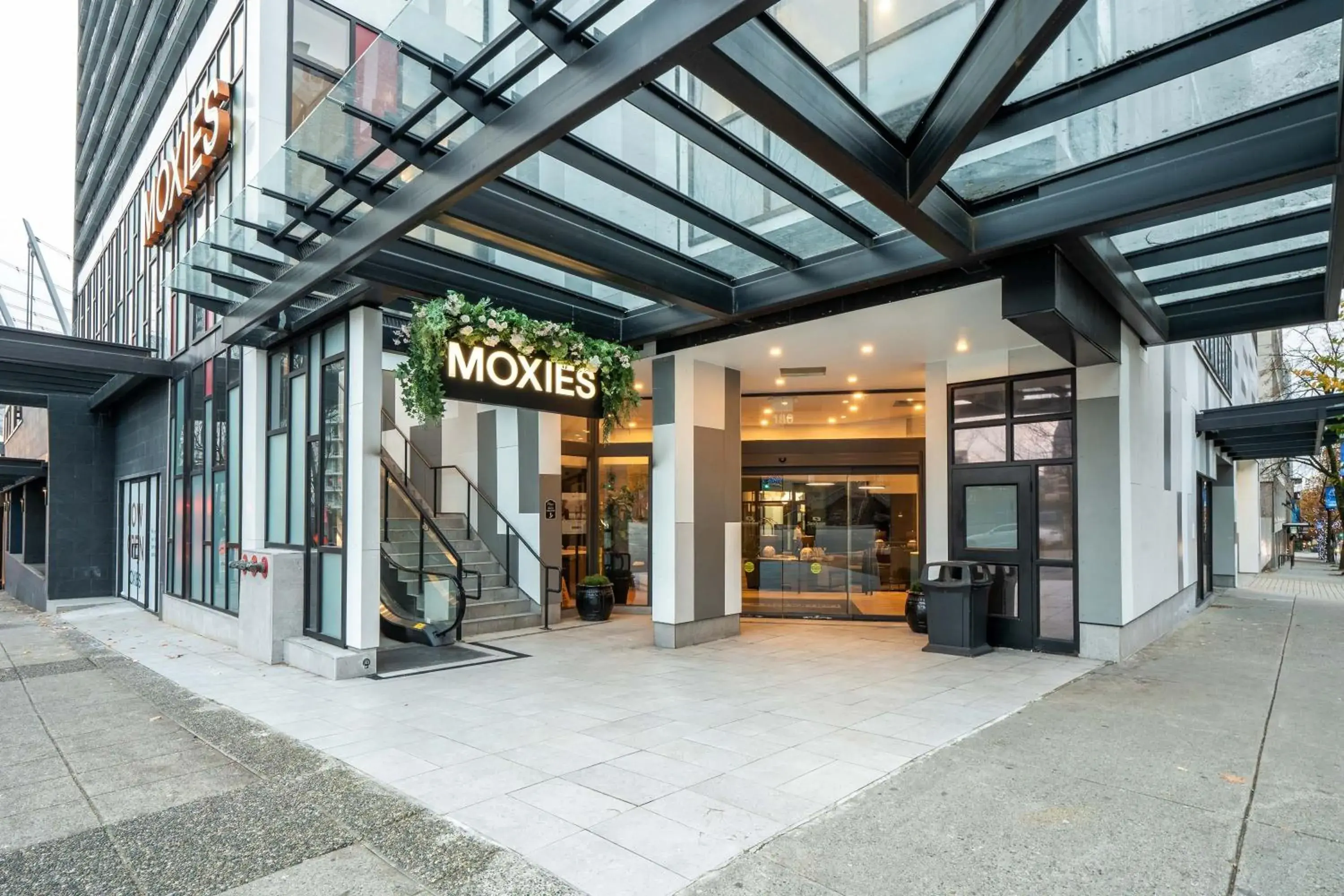 Property building in Sandman Hotel Vancouver Downtown Property building in Sandman Hotel Vancouver Downtown