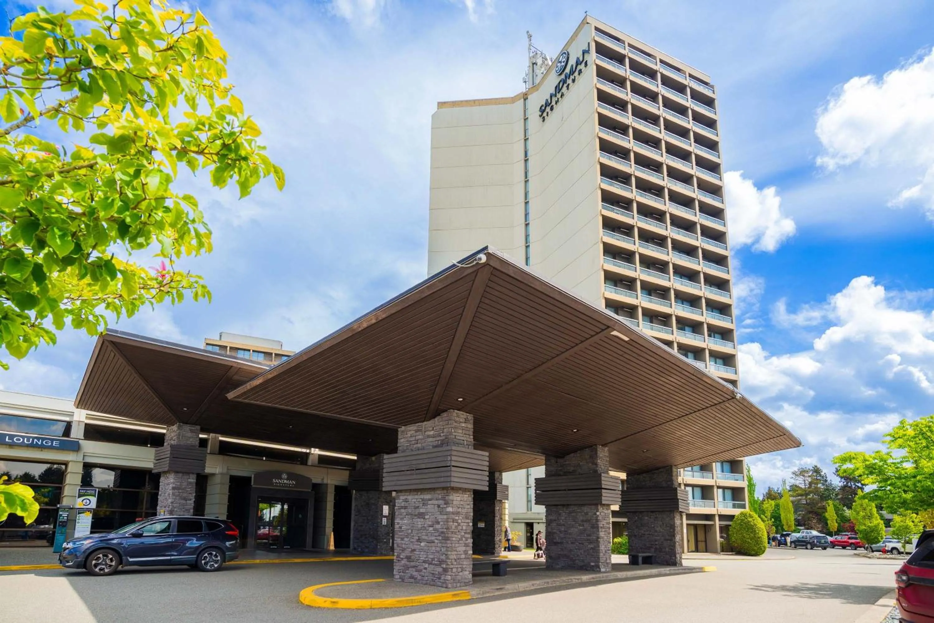 Property building in Sandman Signature Vancouver Airport Hotel & Resort