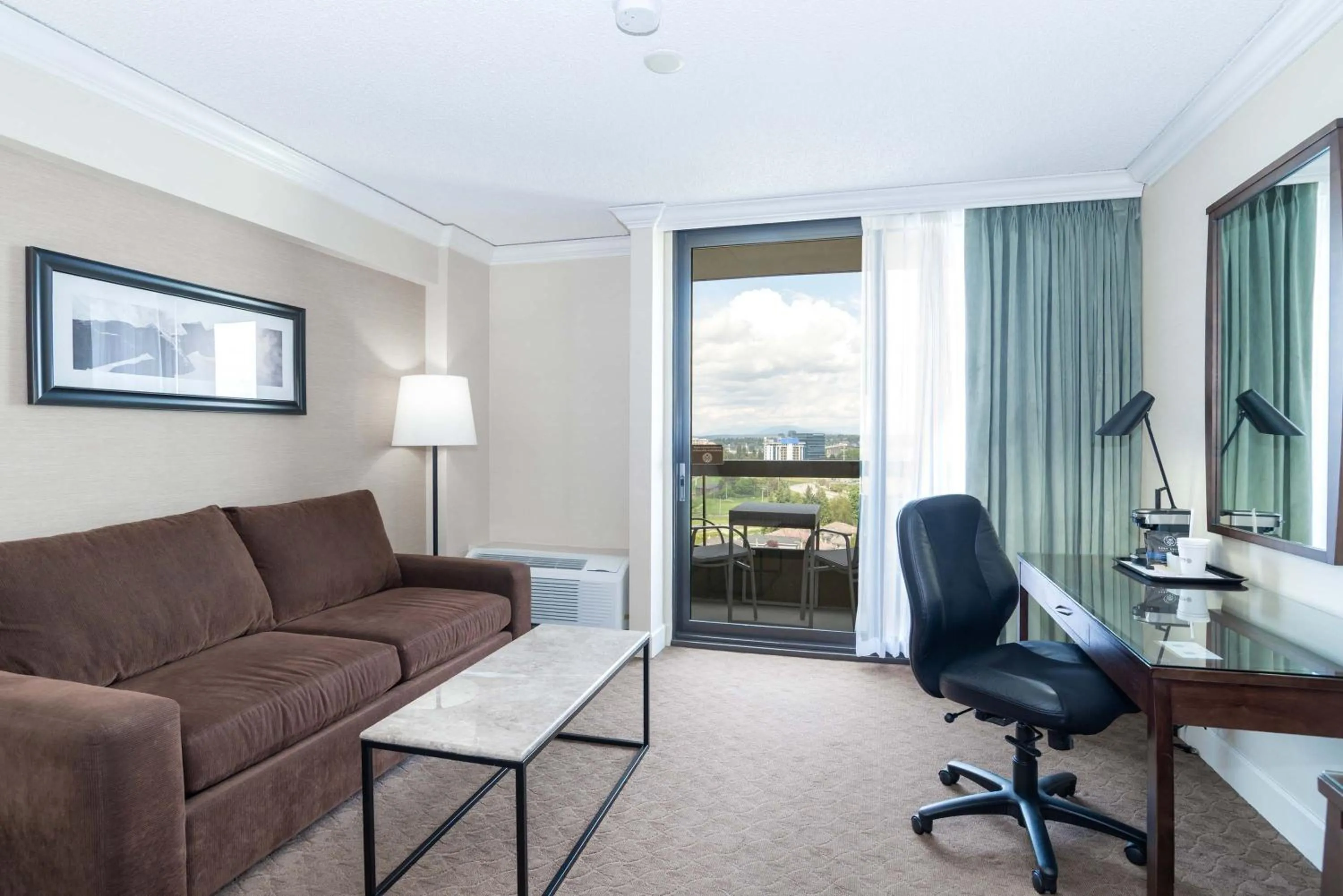 Photo of the whole room in Sandman Signature Vancouver Airport Hotel & Resort