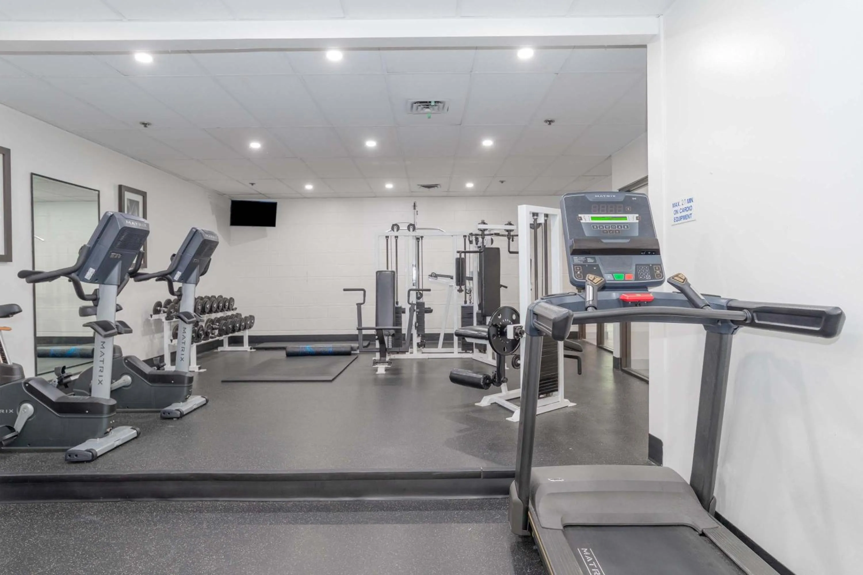 Fitness centre/facilities in Sandman Signature Vancouver Airport Hotel & Resort