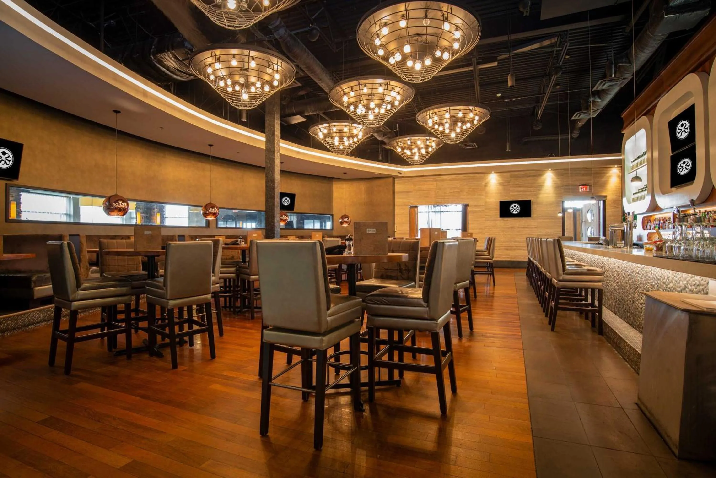 Restaurant/places to eat in Sandman Signature Vancouver Airport Hotel & Resort