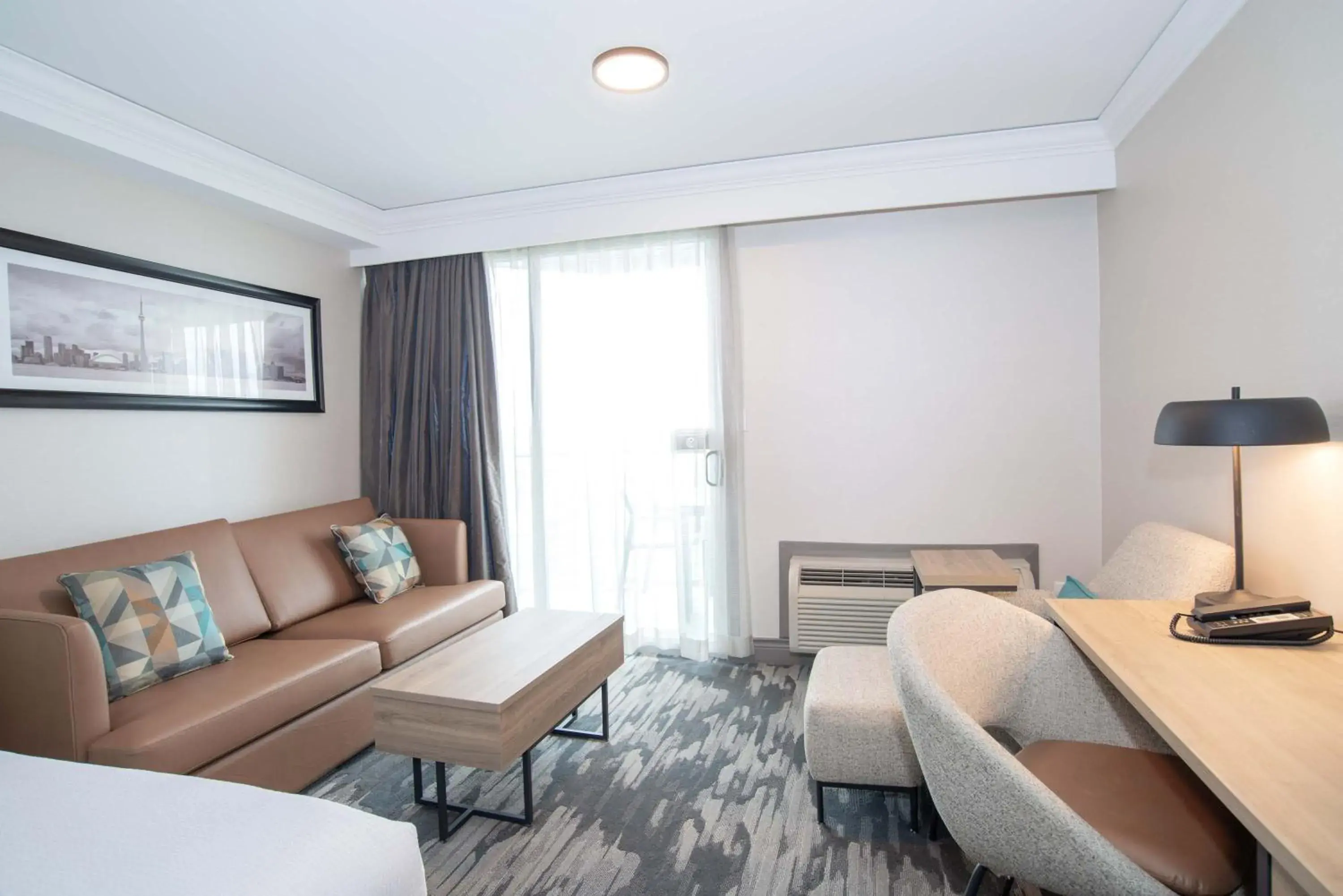 Photo of the whole room in Sandman Signature Toronto Airport Hotel Photo of the whole room in Sandman Signature Toronto Airport Hotel