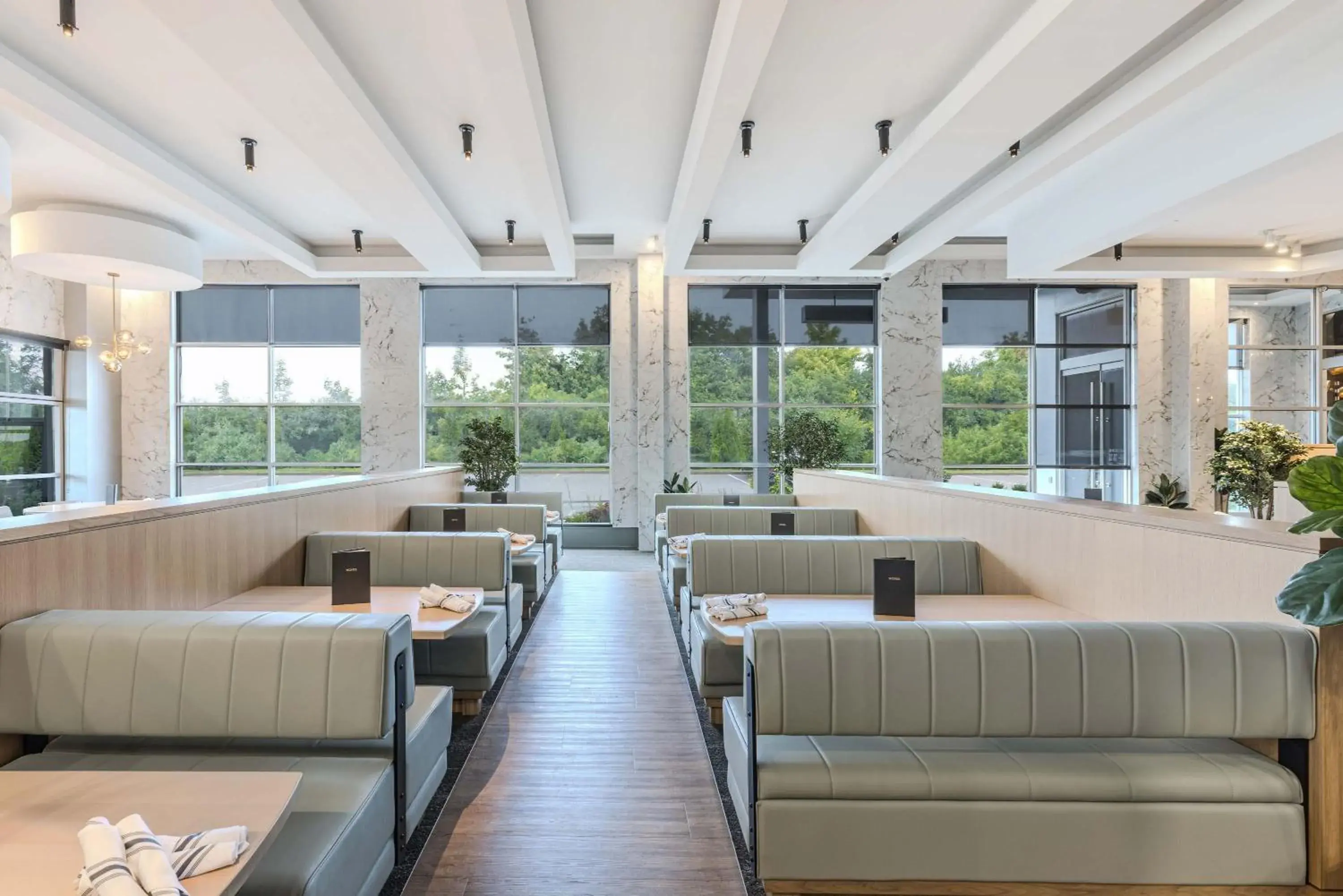 Restaurant/places to eat in Sandman Signature Toronto Airport Hotel Restaurant/places to eat in Sandman Signature Toronto Airport Hotel