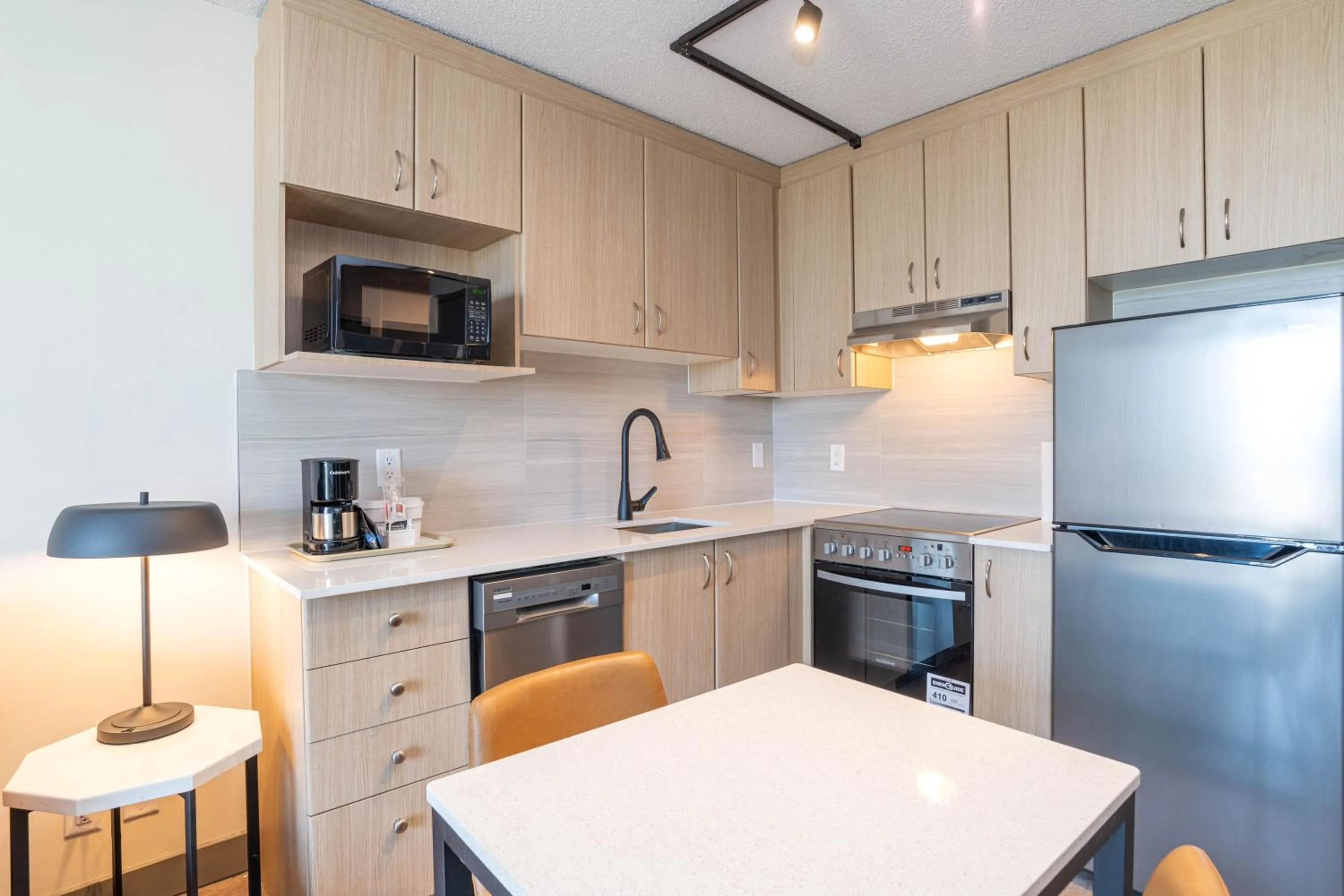 Kitchen or kitchenette in Sandman Suites Vancouver on Davie