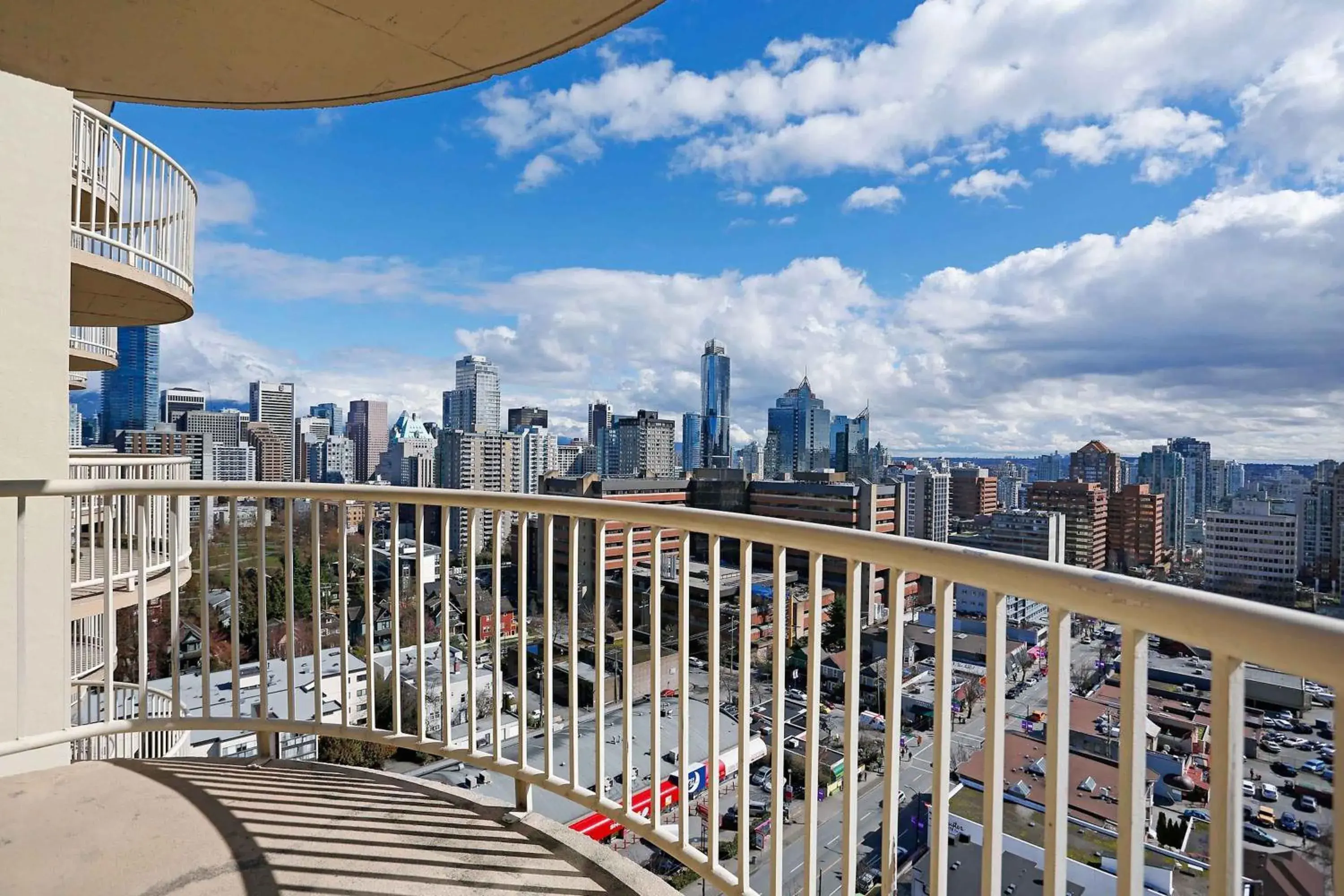 Property building in Sandman Suites Vancouver on Davie Property building in Sandman Suites Vancouver on Davie