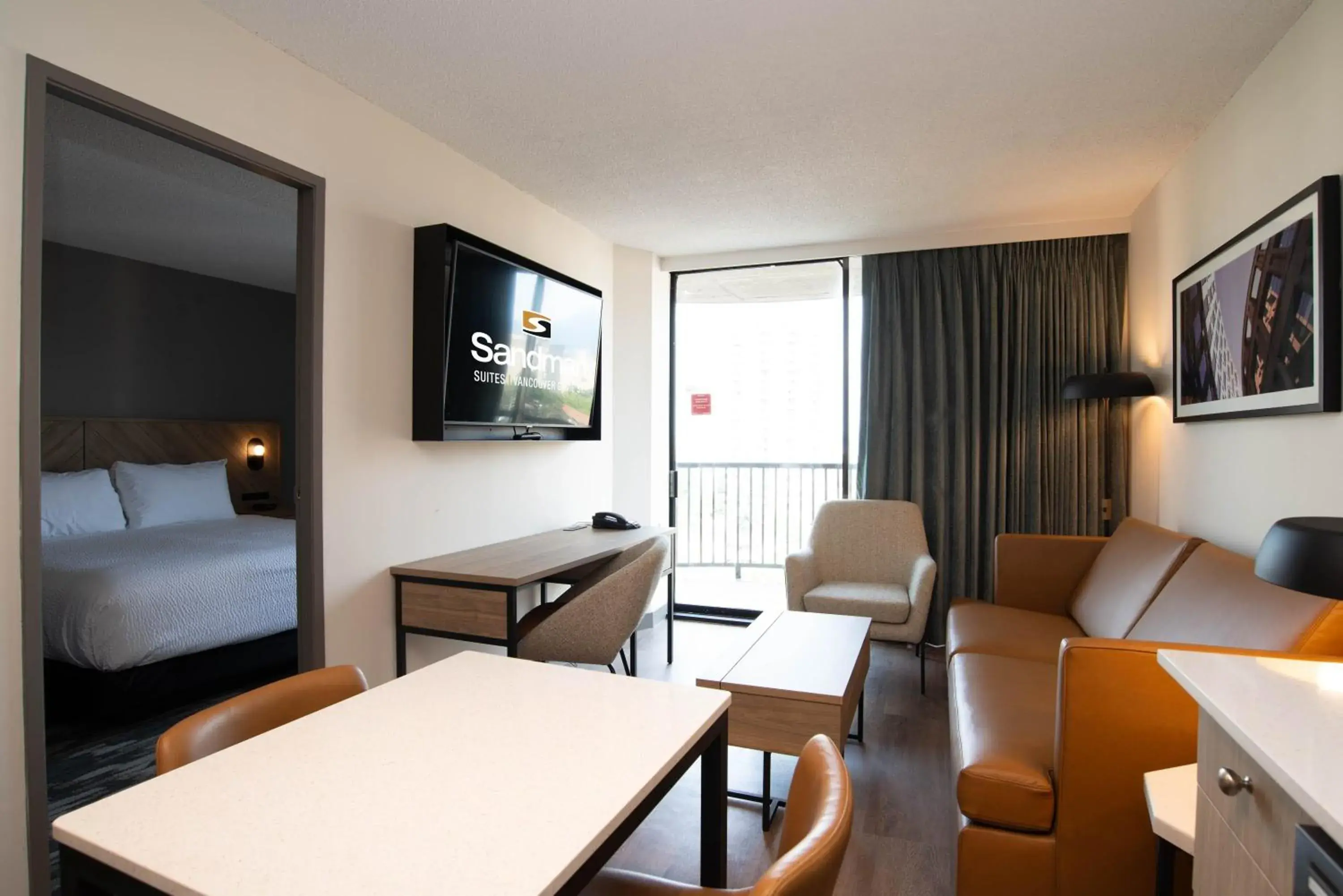 Property building in Sandman Suites Vancouver on Davie Property building in Sandman Suites Vancouver on Davie