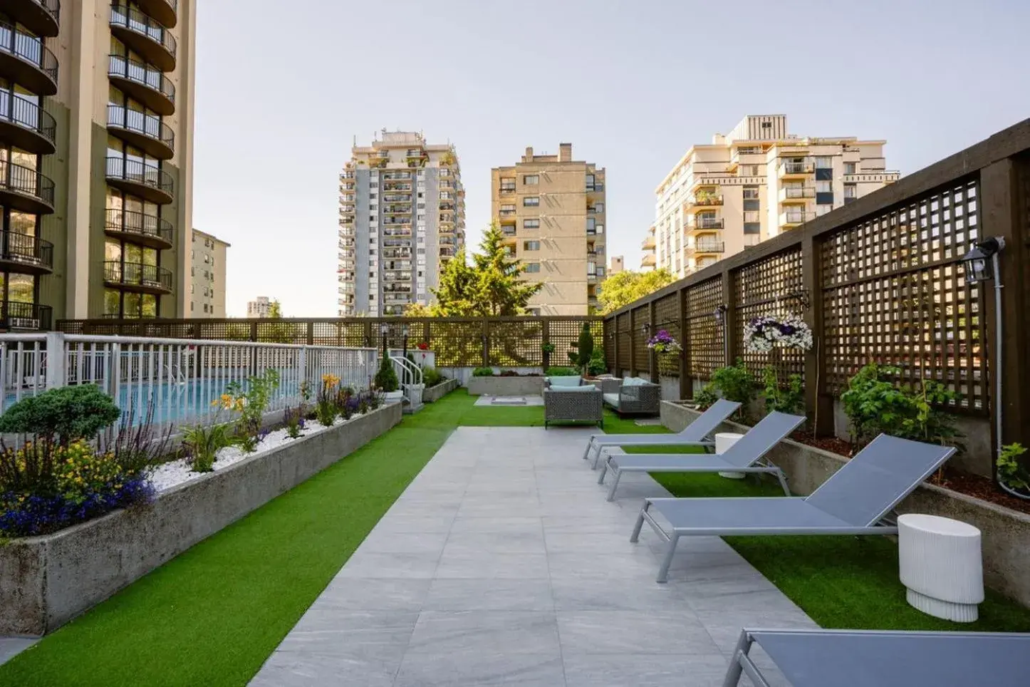 Swimming pool in Sandman Suites Vancouver on Davie Swimming pool in Sandman Suites Vancouver on Davie