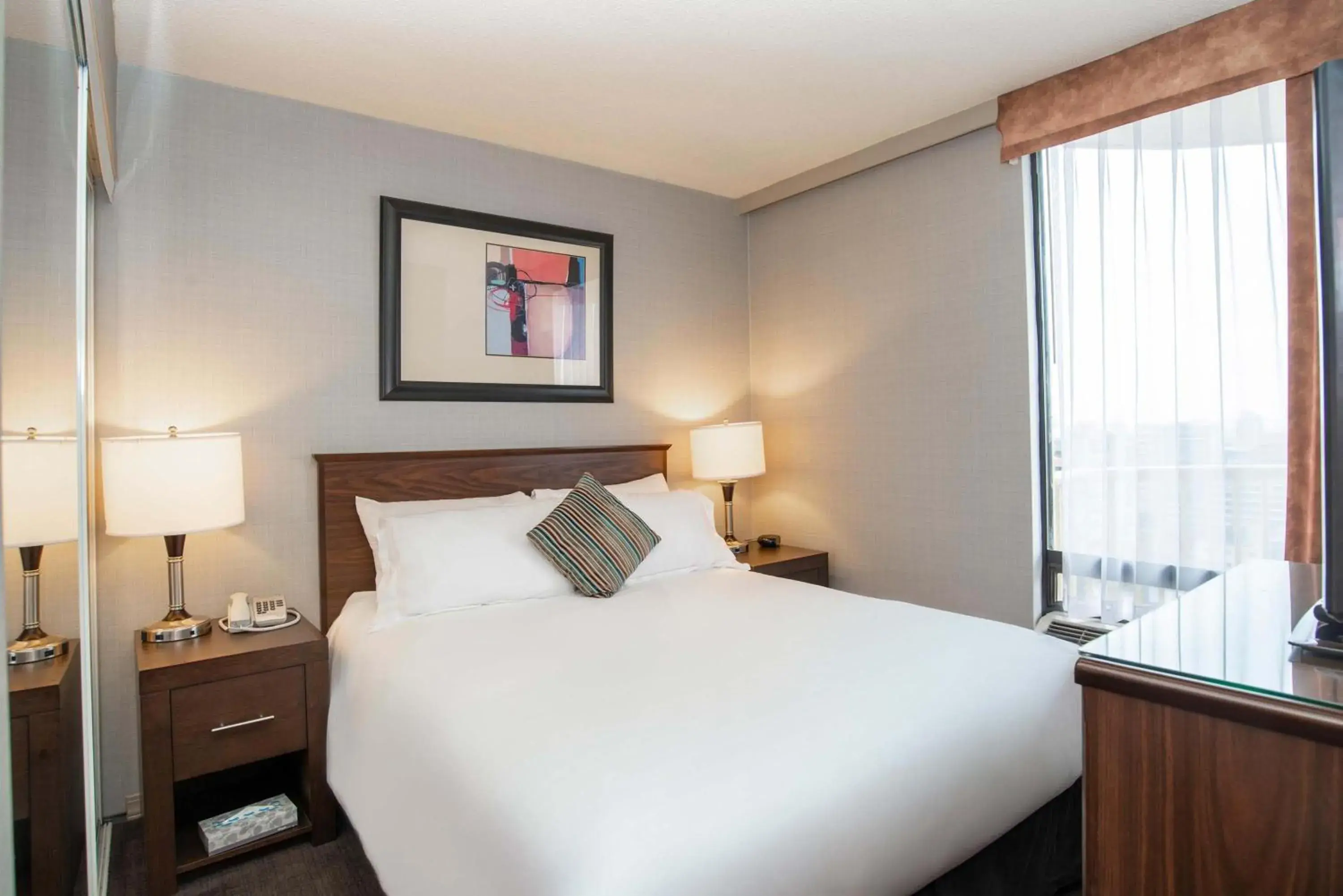 Photo of the whole room, Bed in Sandman Suites Vancouver on Davie Photo of the whole room, Bed in Sandman Suites Vancouver on Davie