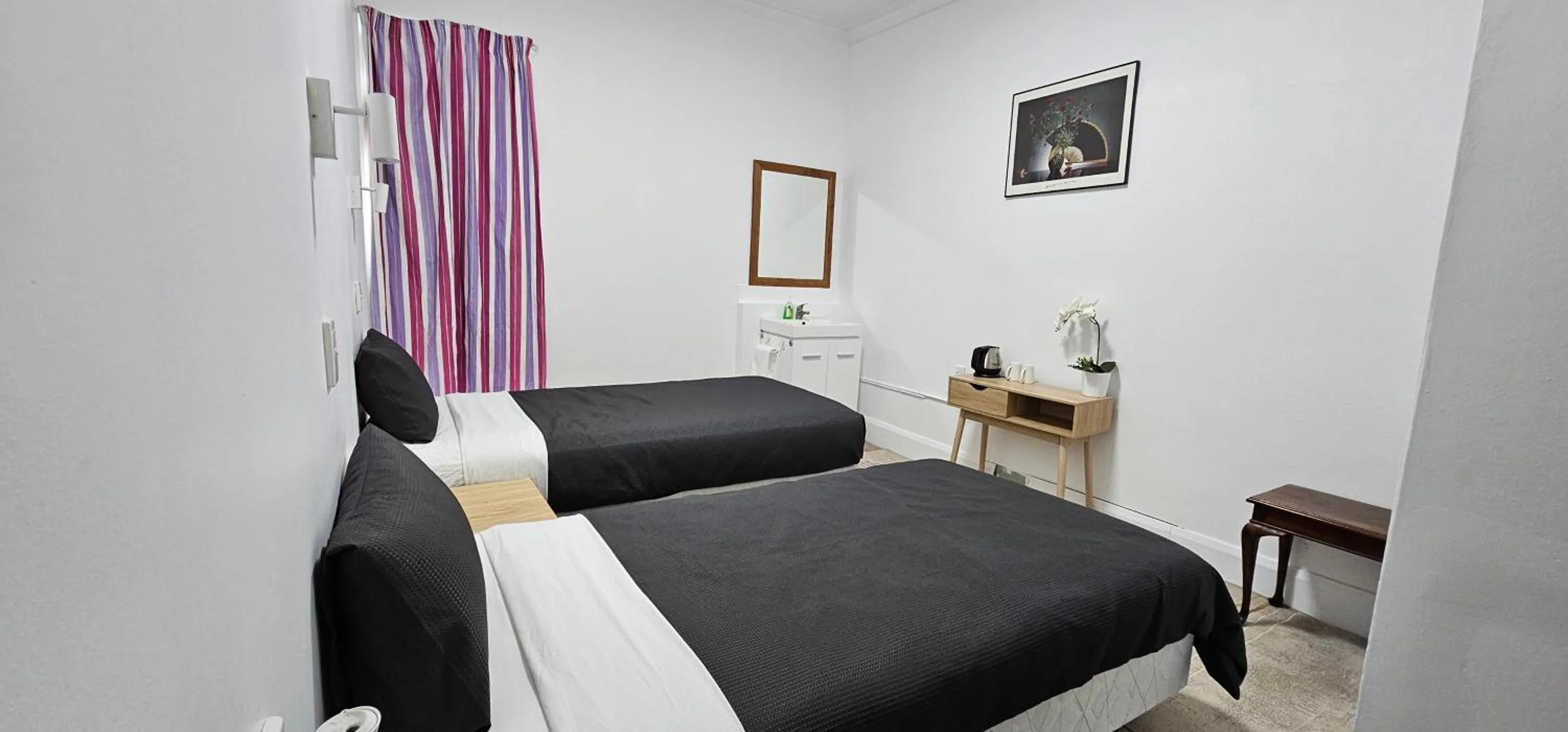 Bedroom, Bed in Kiwi As Guest House