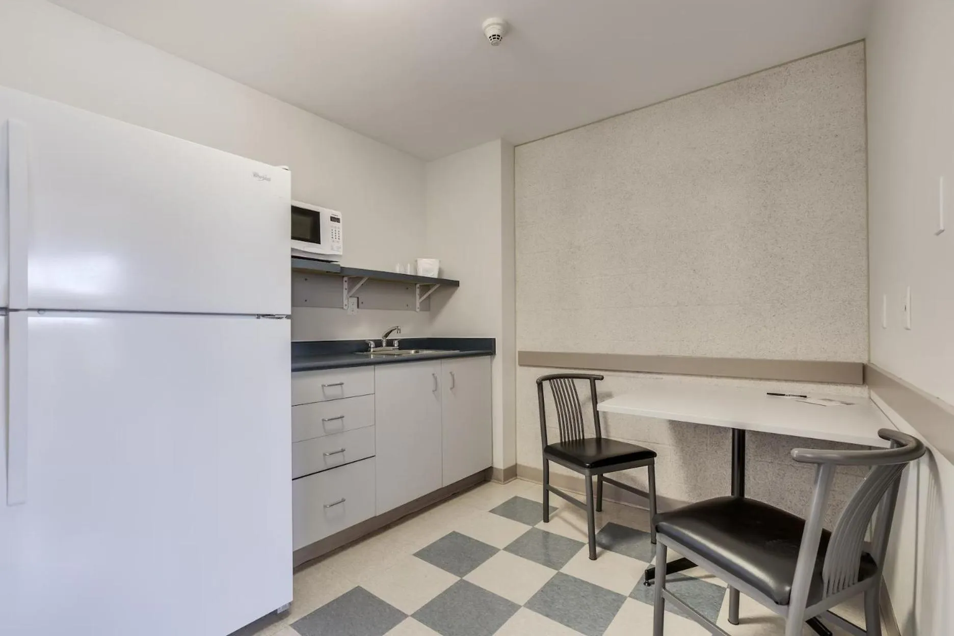 Kitchen or kitchenette in Residence & Conference Centre - Niagara-on-the-Lake