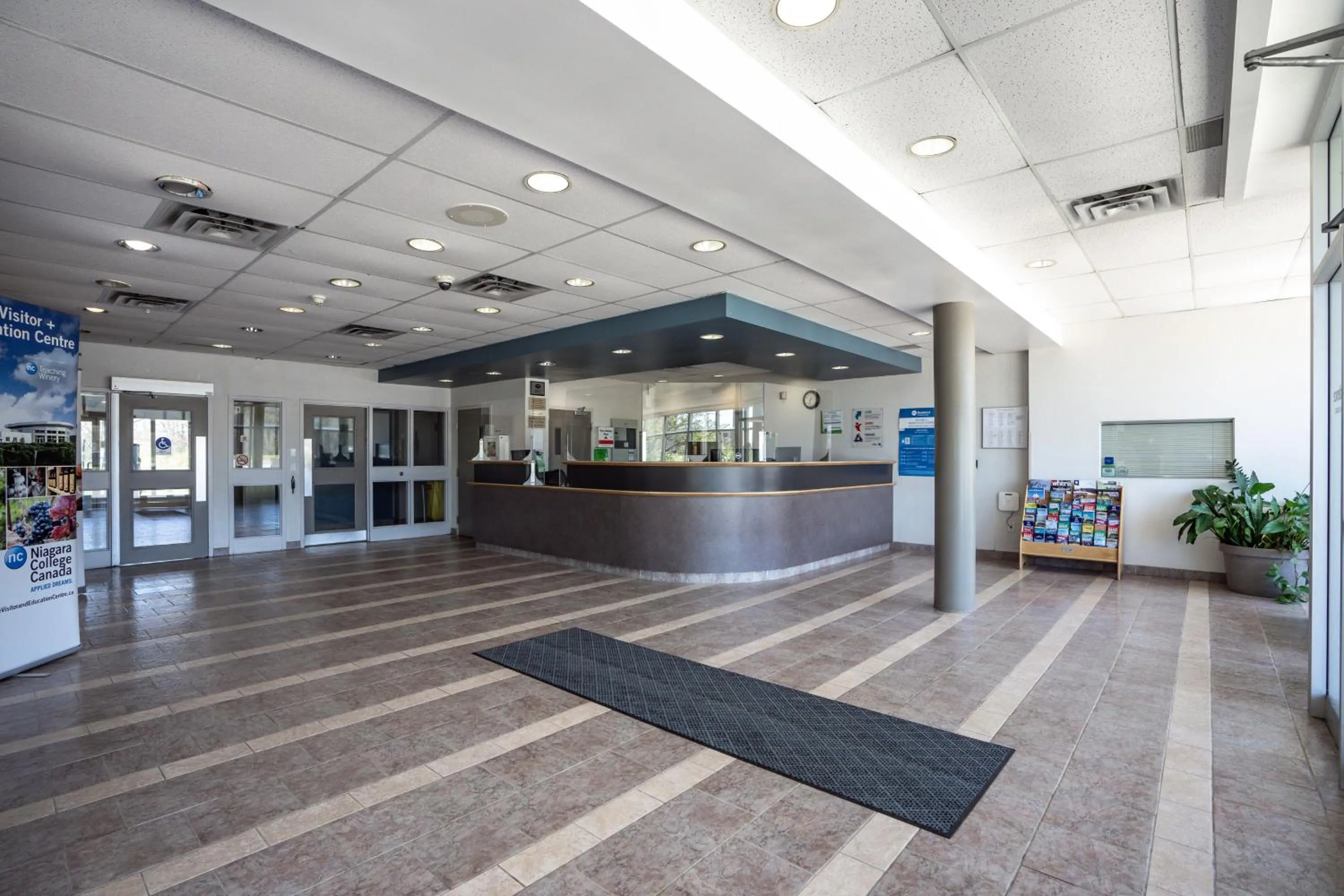 On-site shops in Residence & Conference Centre - Niagara-on-the-Lake