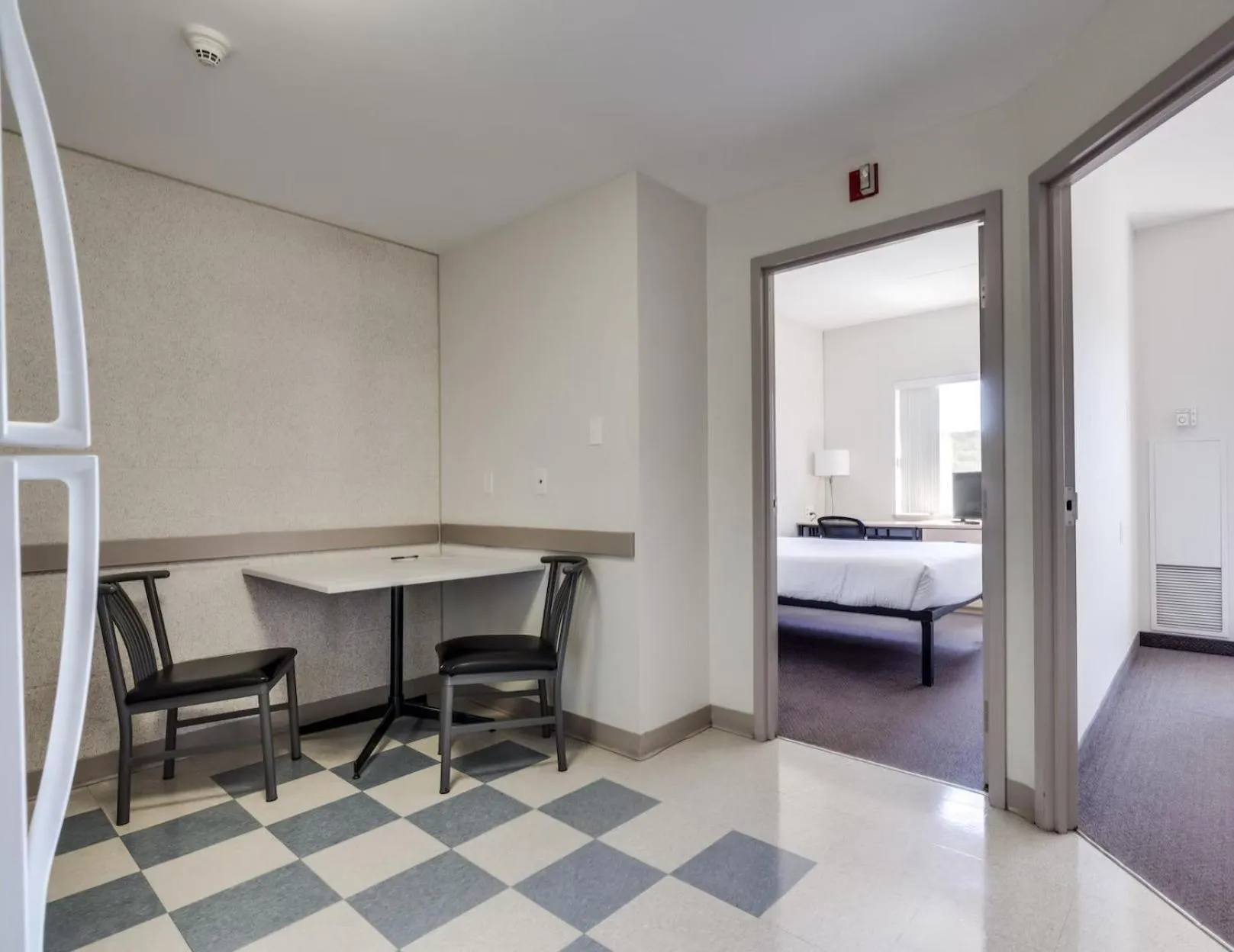 Dining area, Bed in Residence & Conference Centre - Niagara-on-the-Lake