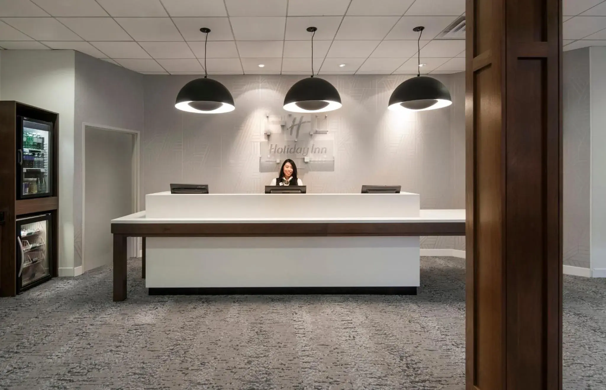 Property building in Holiday Inn Montreal Longueuil by IHG Property building in Holiday Inn Montreal Longueuil by IHG