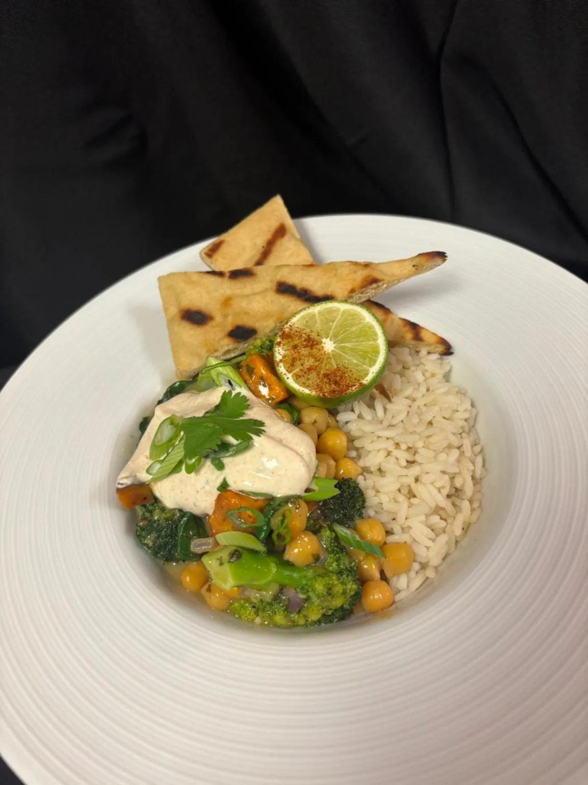 Restaurant/places to eat in Holiday Inn Montreal Longueuil by IHG