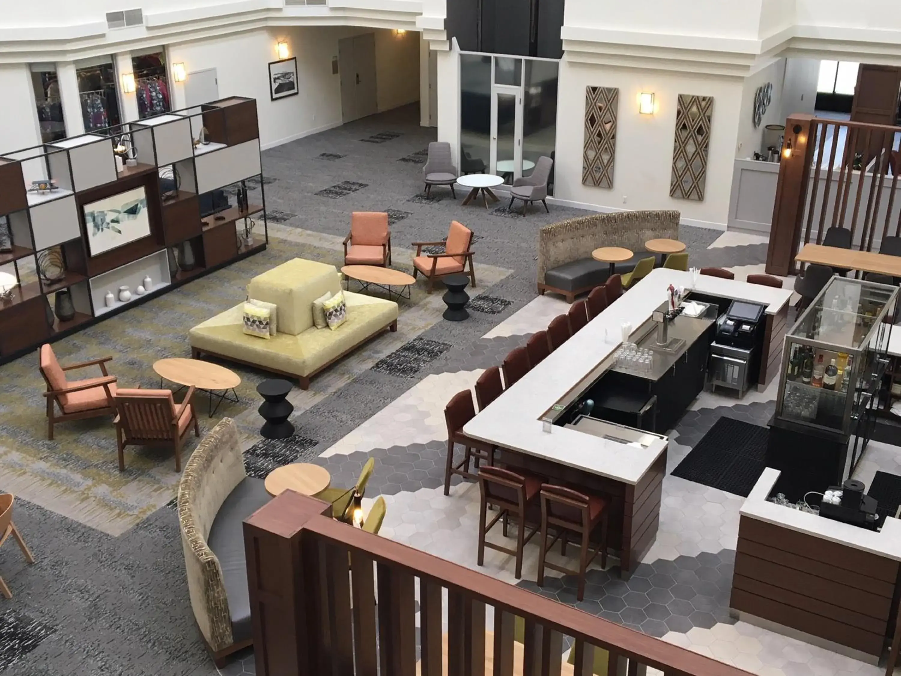 Property building in Holiday Inn Montreal Longueuil by IHG Property building in Holiday Inn Montreal Longueuil by IHG