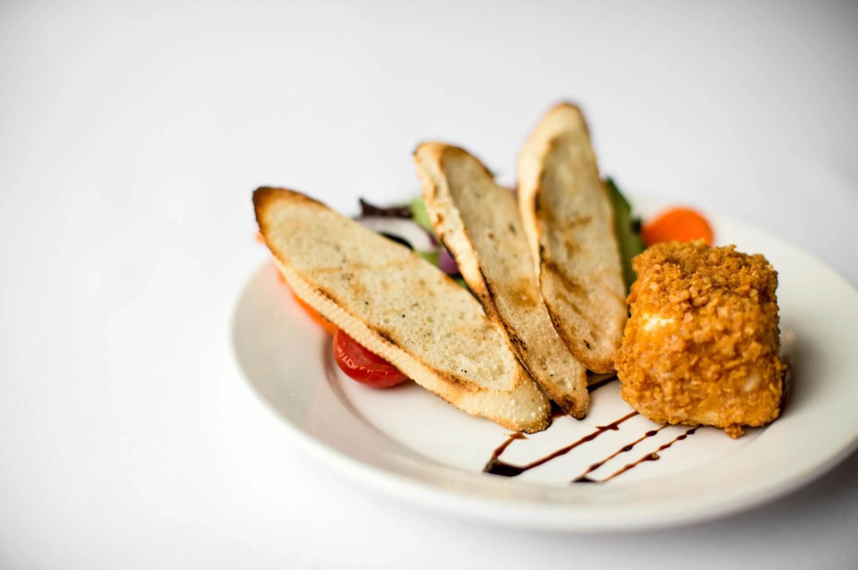 Restaurant/places to eat in Holiday Inn Montreal Longueuil by IHG