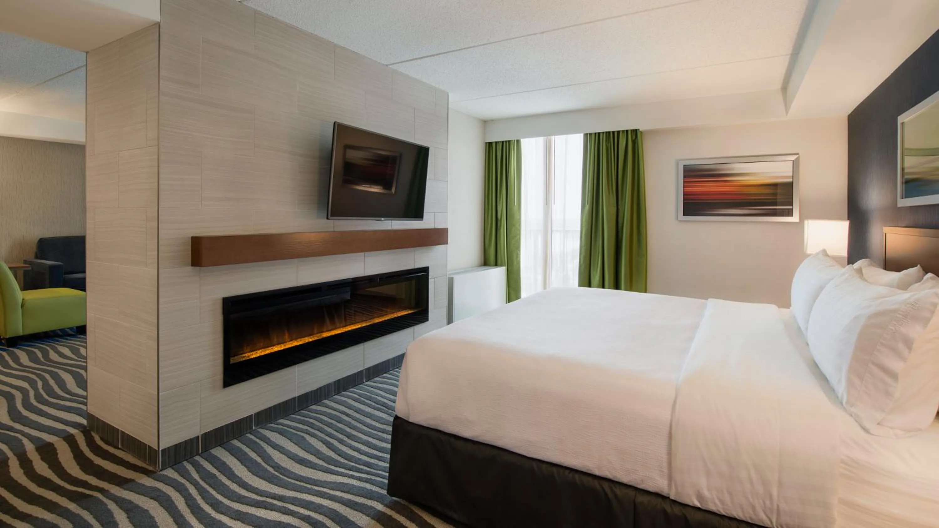 Photo of the whole room, Bed in Holiday Inn Winnipeg - Airport West, an IHG Hotel