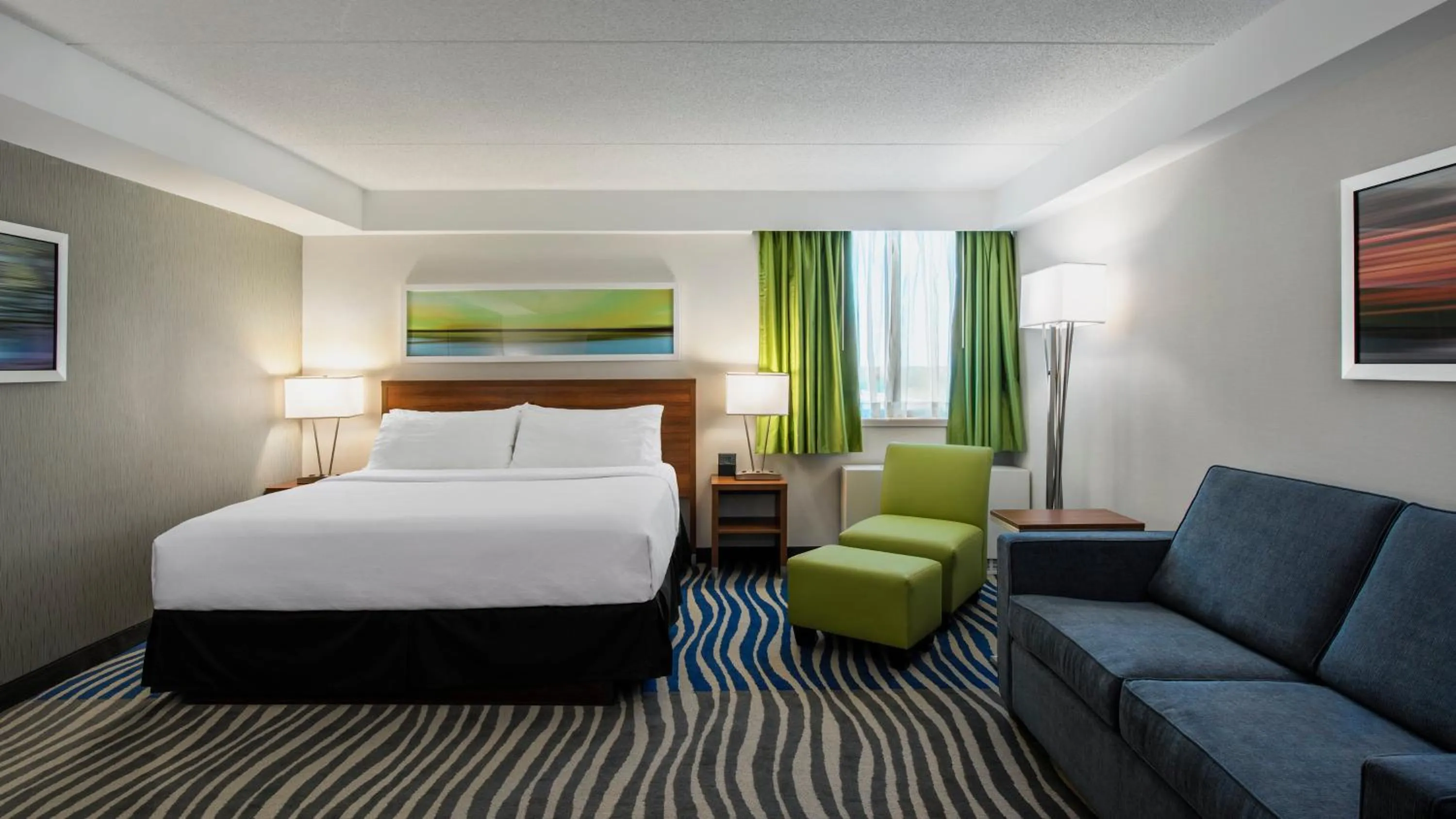 Photo of the whole room, Bed in Holiday Inn Winnipeg - Airport West, an IHG Hotel