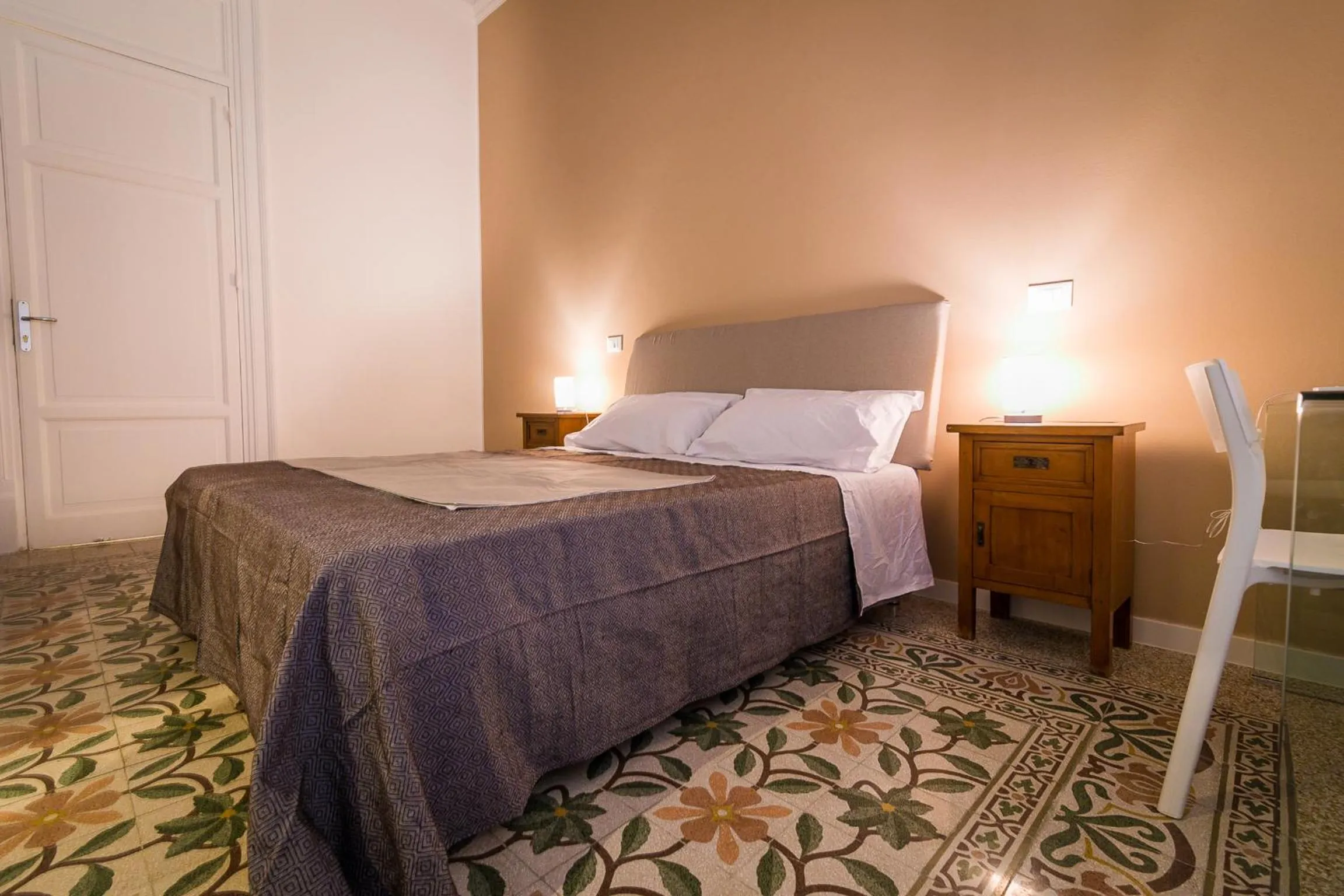 Bedroom, Bed in Liberty Suites