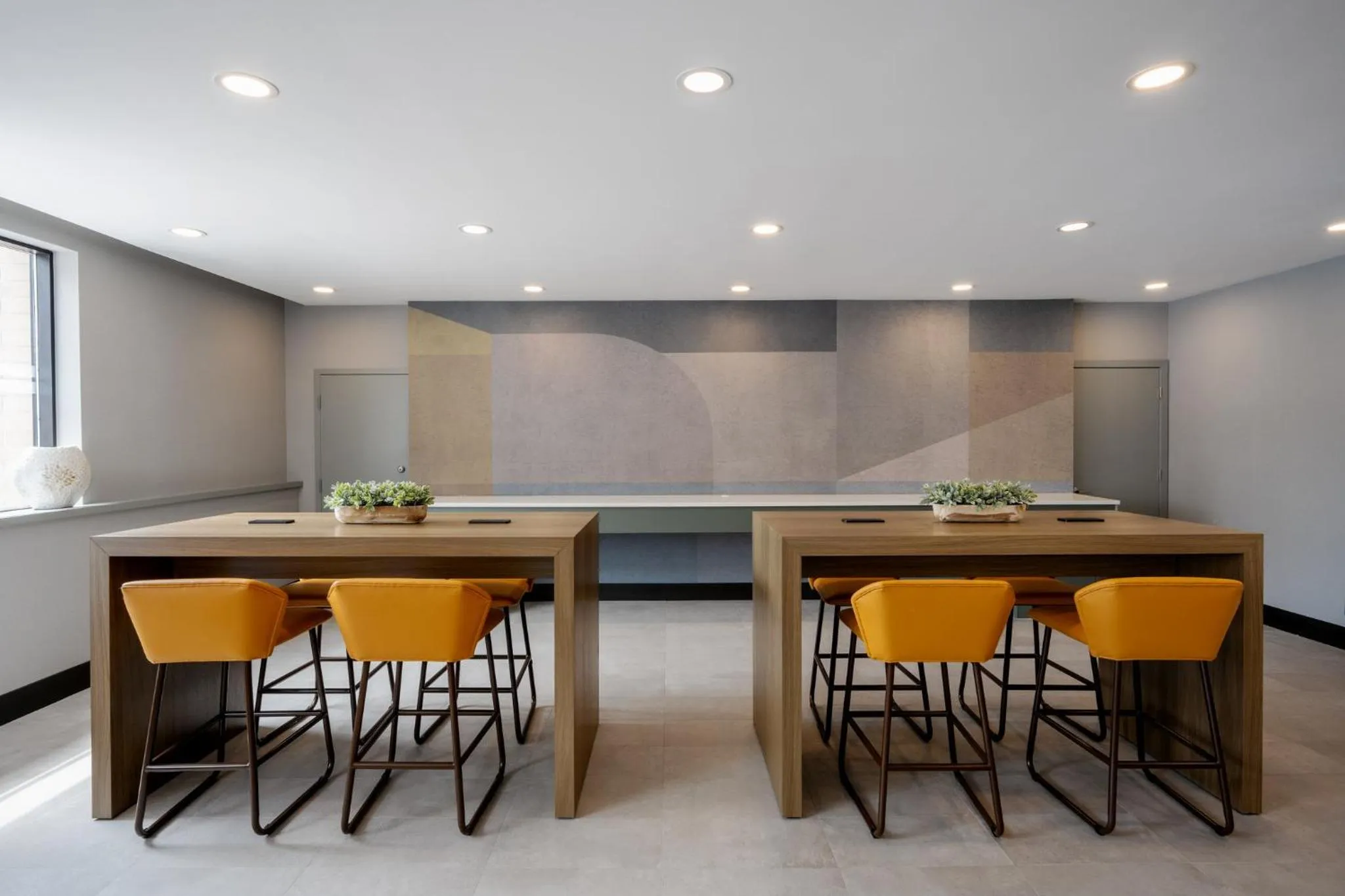 Restaurant/places to eat in Holiday Inn & Suites Winnipeg Downtown by IHG