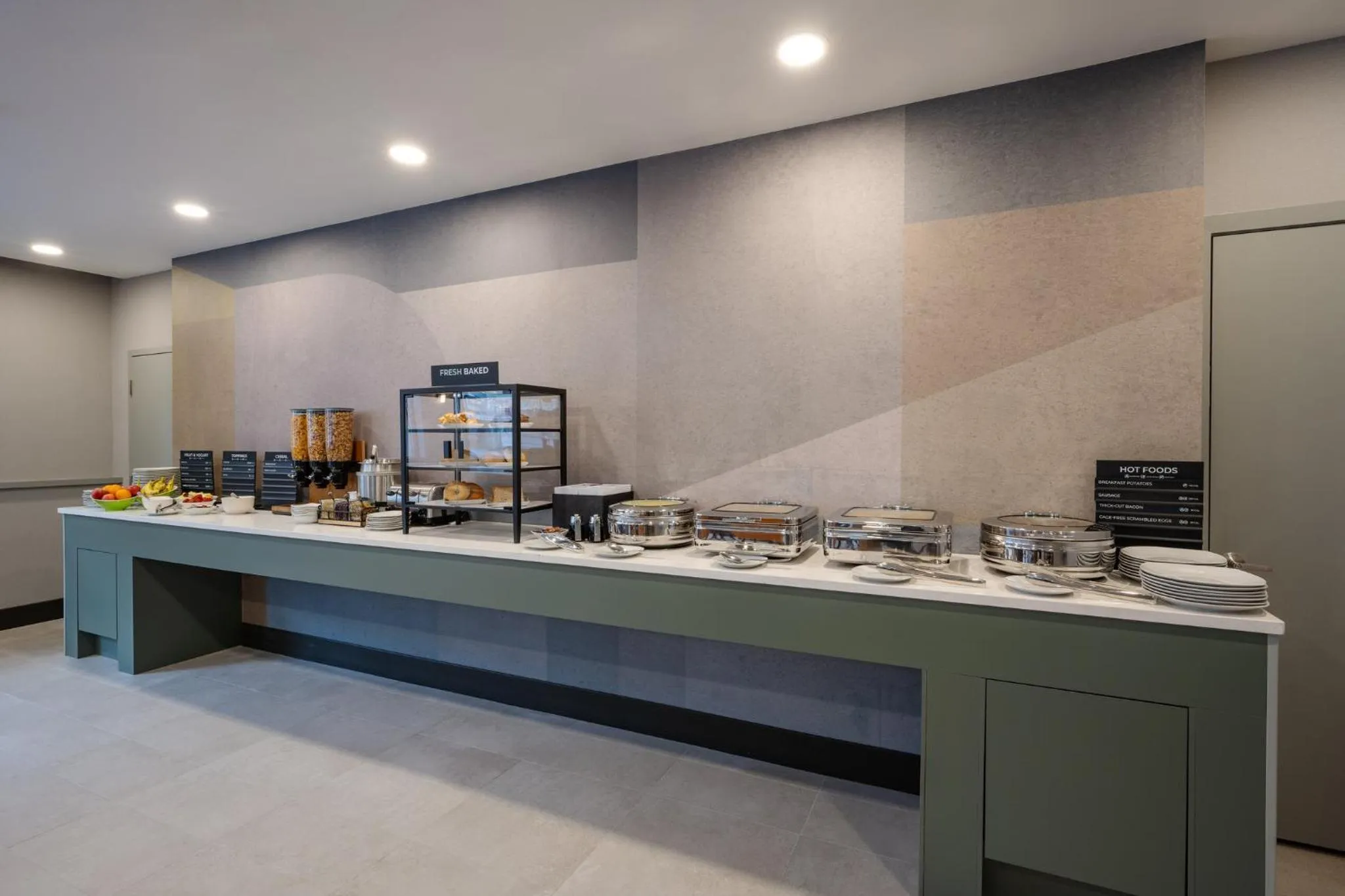 Restaurant/places to eat in Holiday Inn & Suites Winnipeg Downtown by IHG