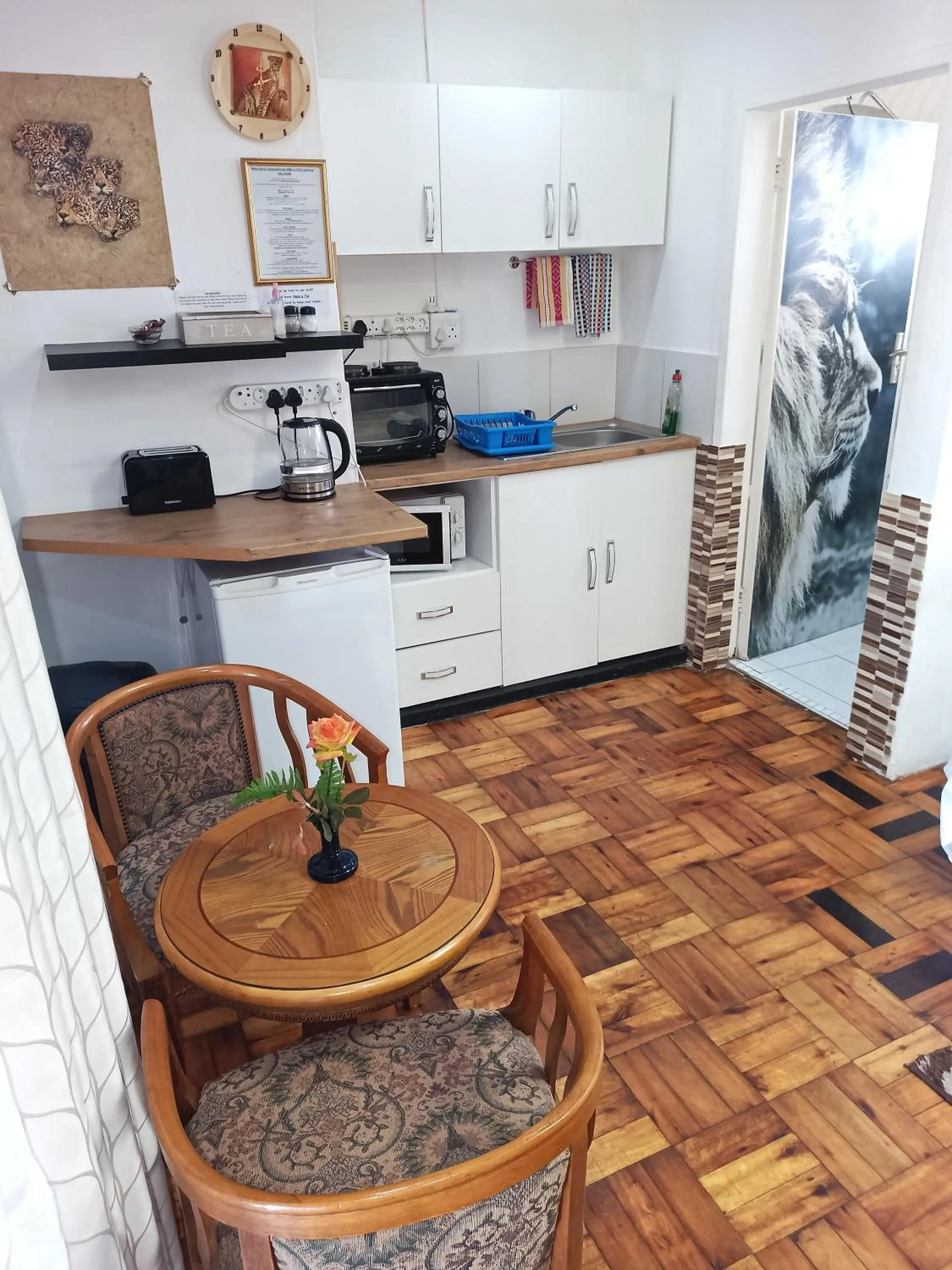 Kitchen or kitchenette in Queensburgh B&B or Self Catering