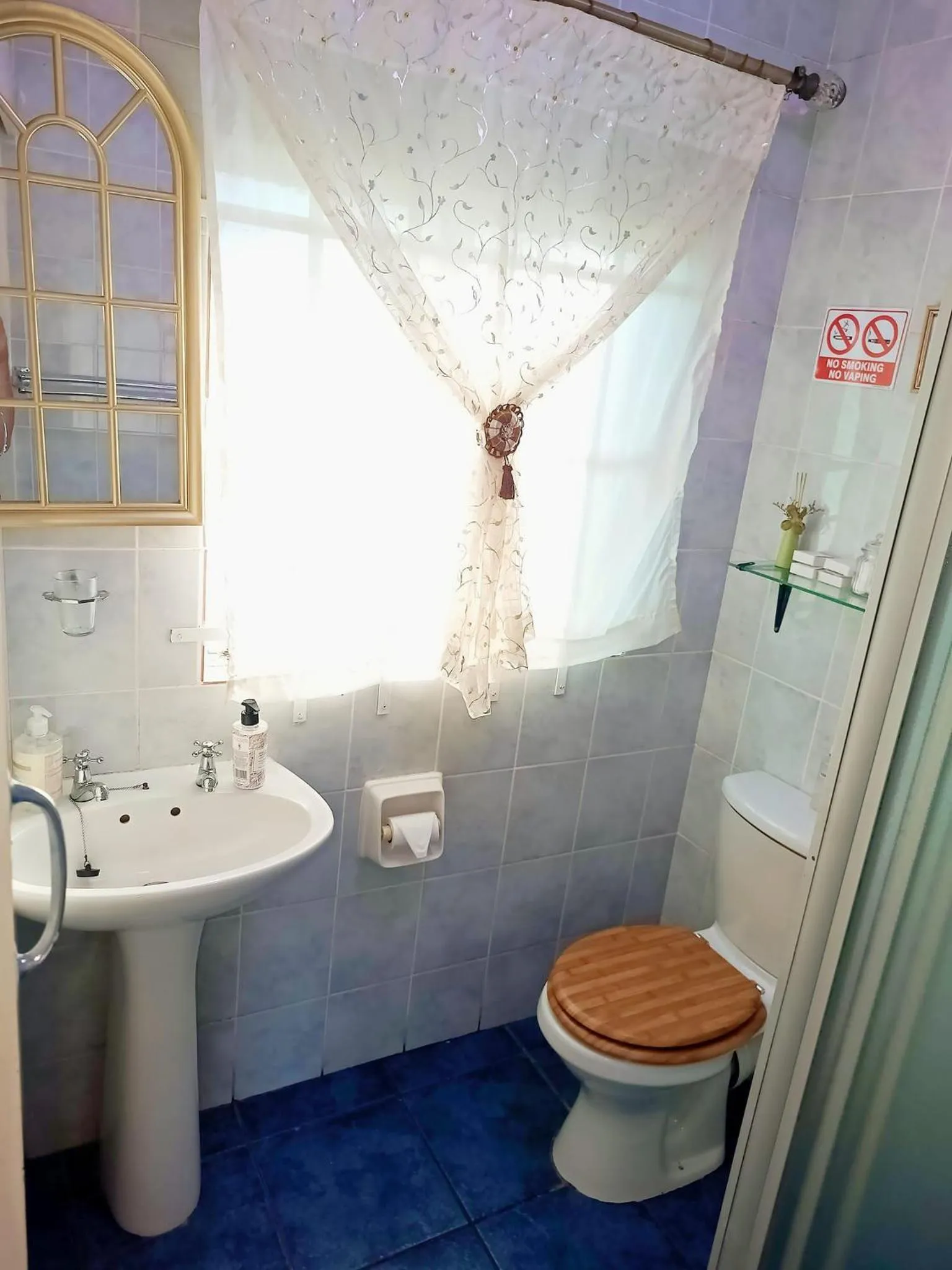 Shower in Queensburgh B&B or Self Catering