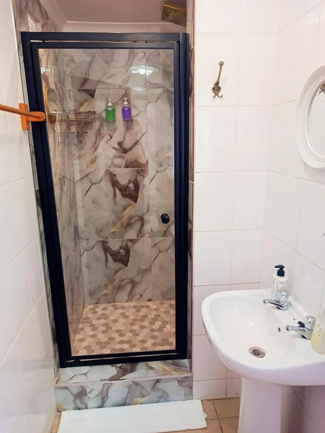 Queensburgh B&B or Self Catering