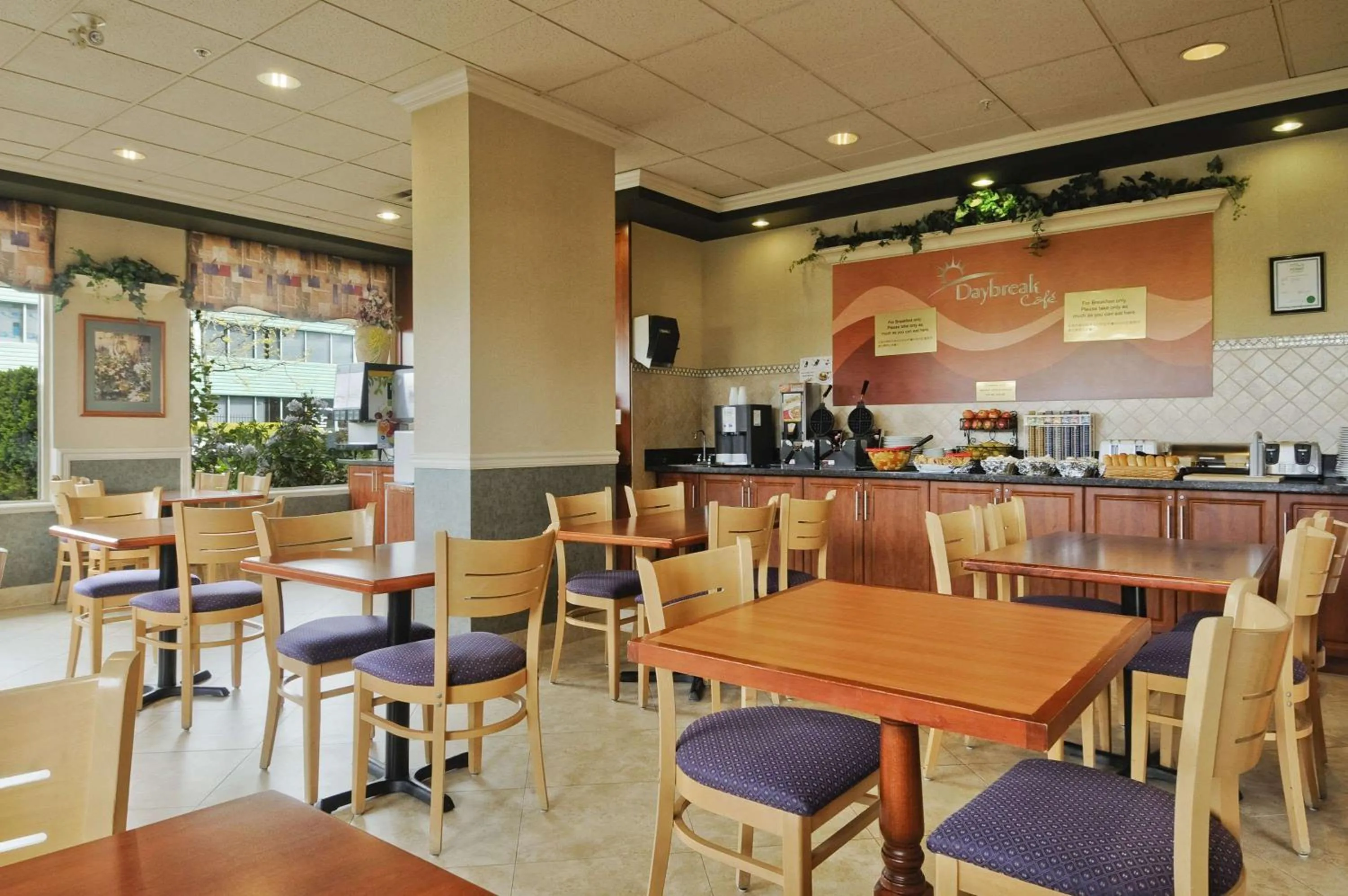 Restaurant/places to eat in Days Inn by Wyndham Vancouver Airport