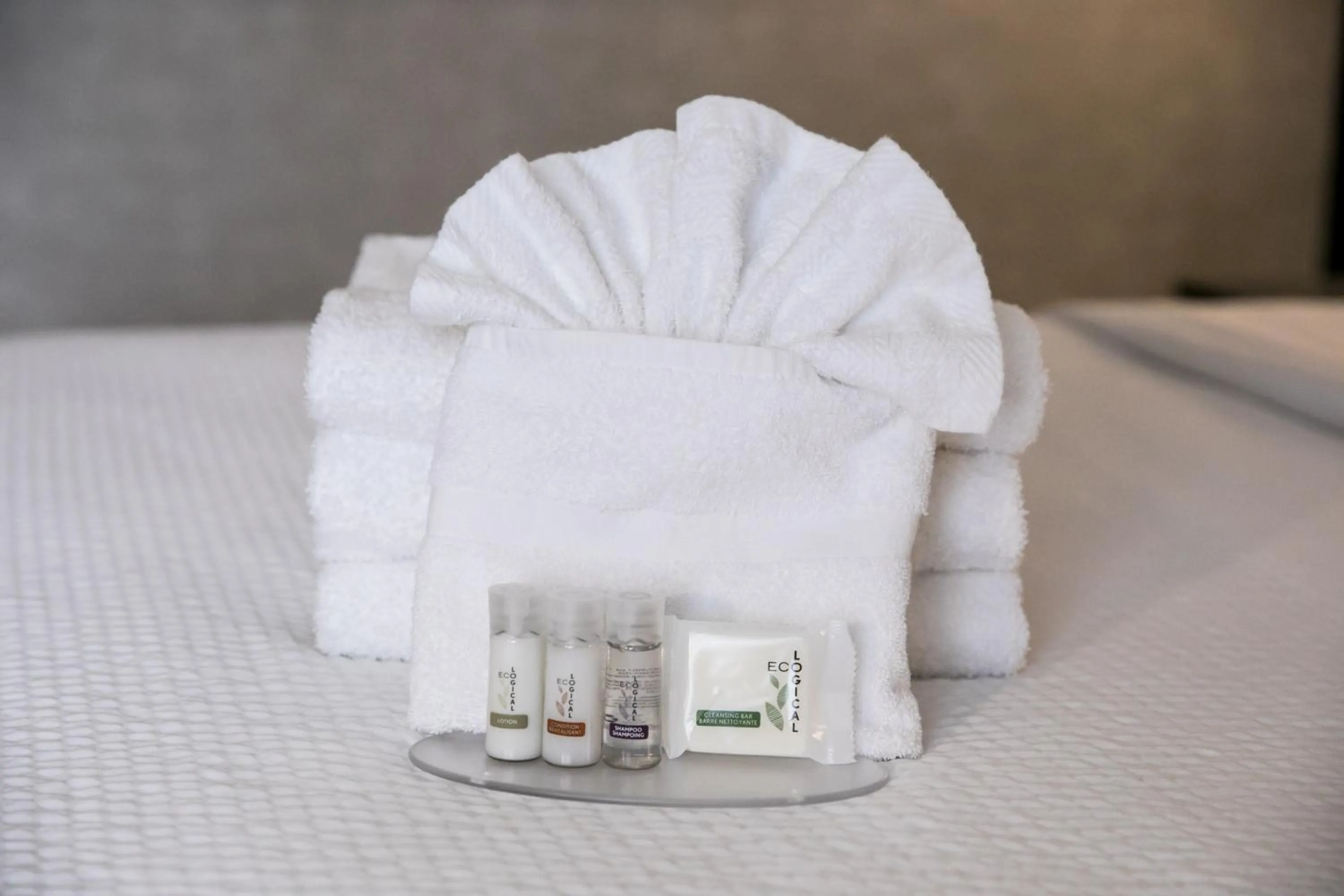 Bathroom, Bed in Days Inn by Wyndham Vancouver Airport