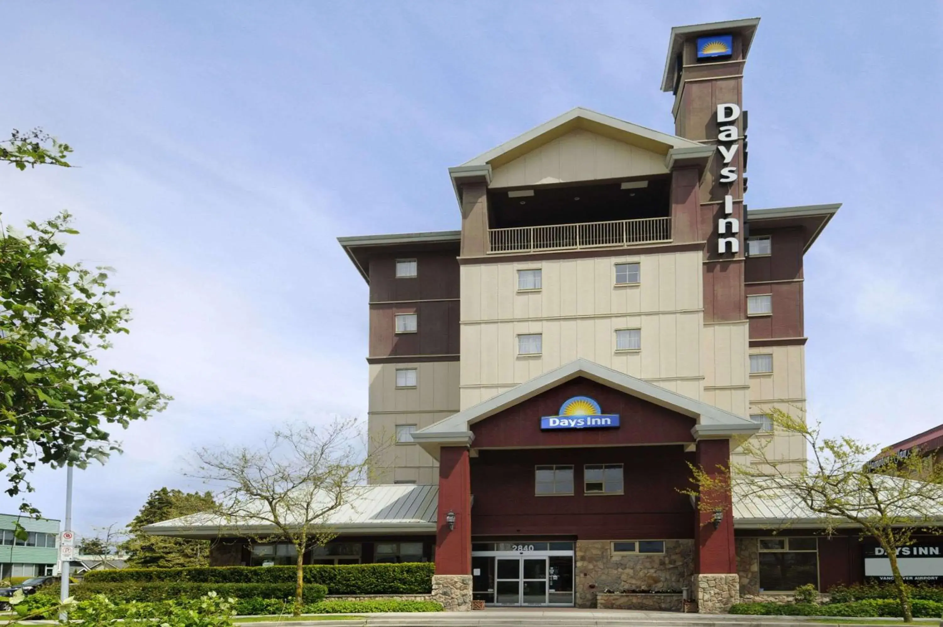 Property building in Days Inn by Wyndham Vancouver Airport Property building in Days Inn by Wyndham Vancouver Airport