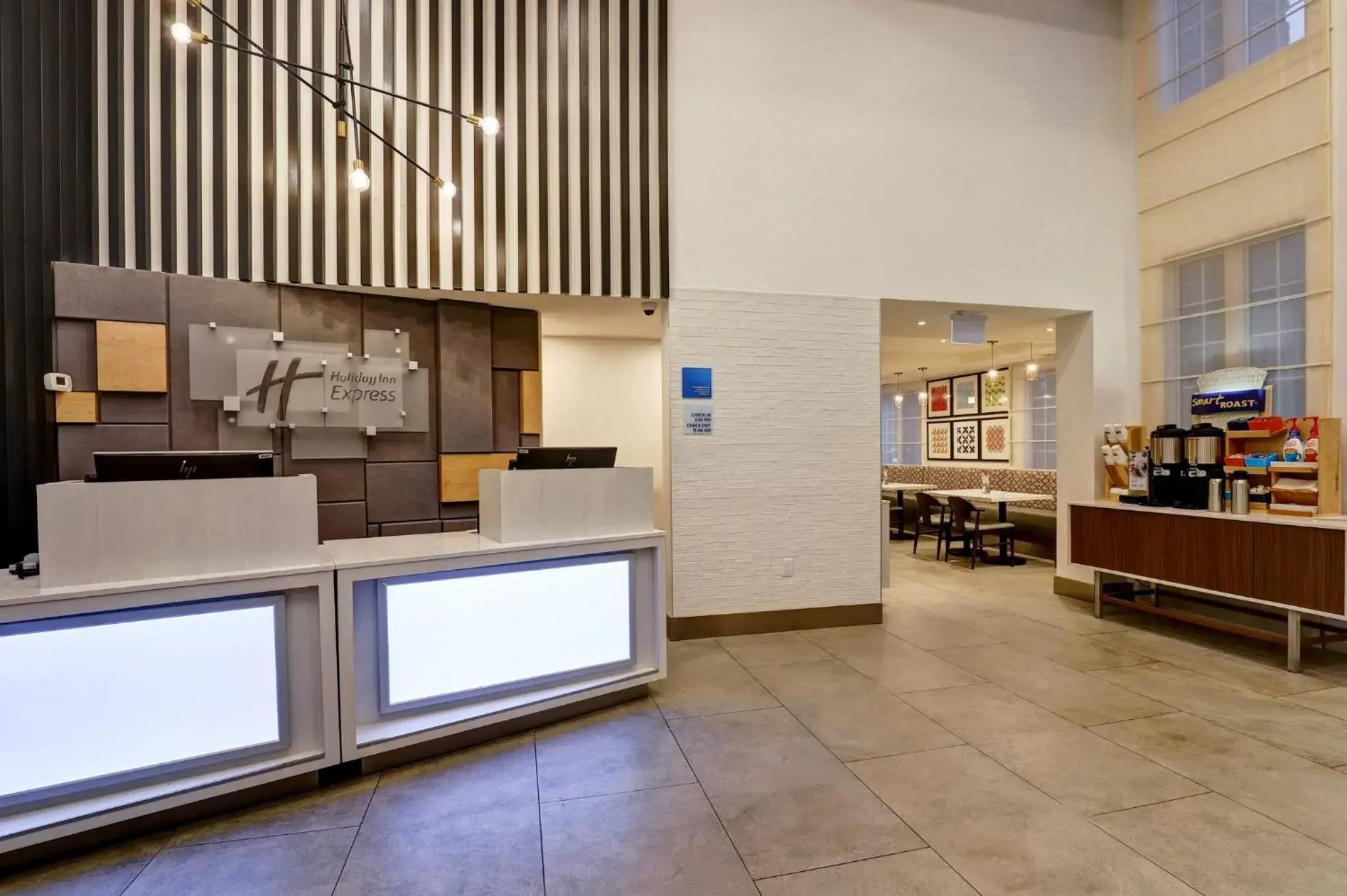 Property building in Holiday Inn Express Whitby Oshawa by IHG Property building in Holiday Inn Express Whitby Oshawa by IHG