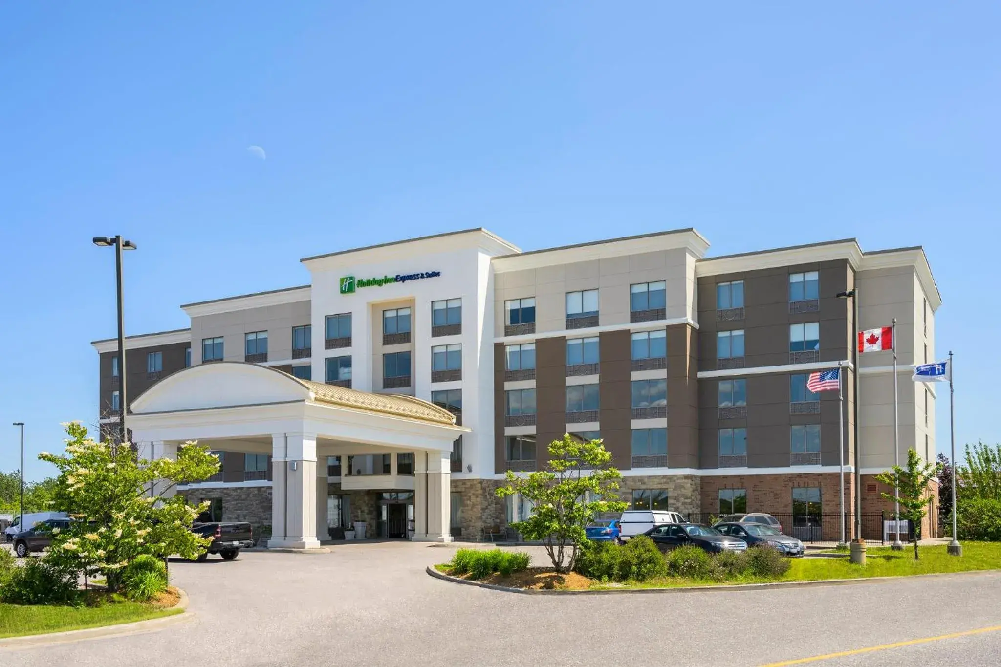 Property building in Holiday Inn Express Hotel & Suites North Bay by IHG Property building in Holiday Inn Express Hotel & Suites North Bay by IHG